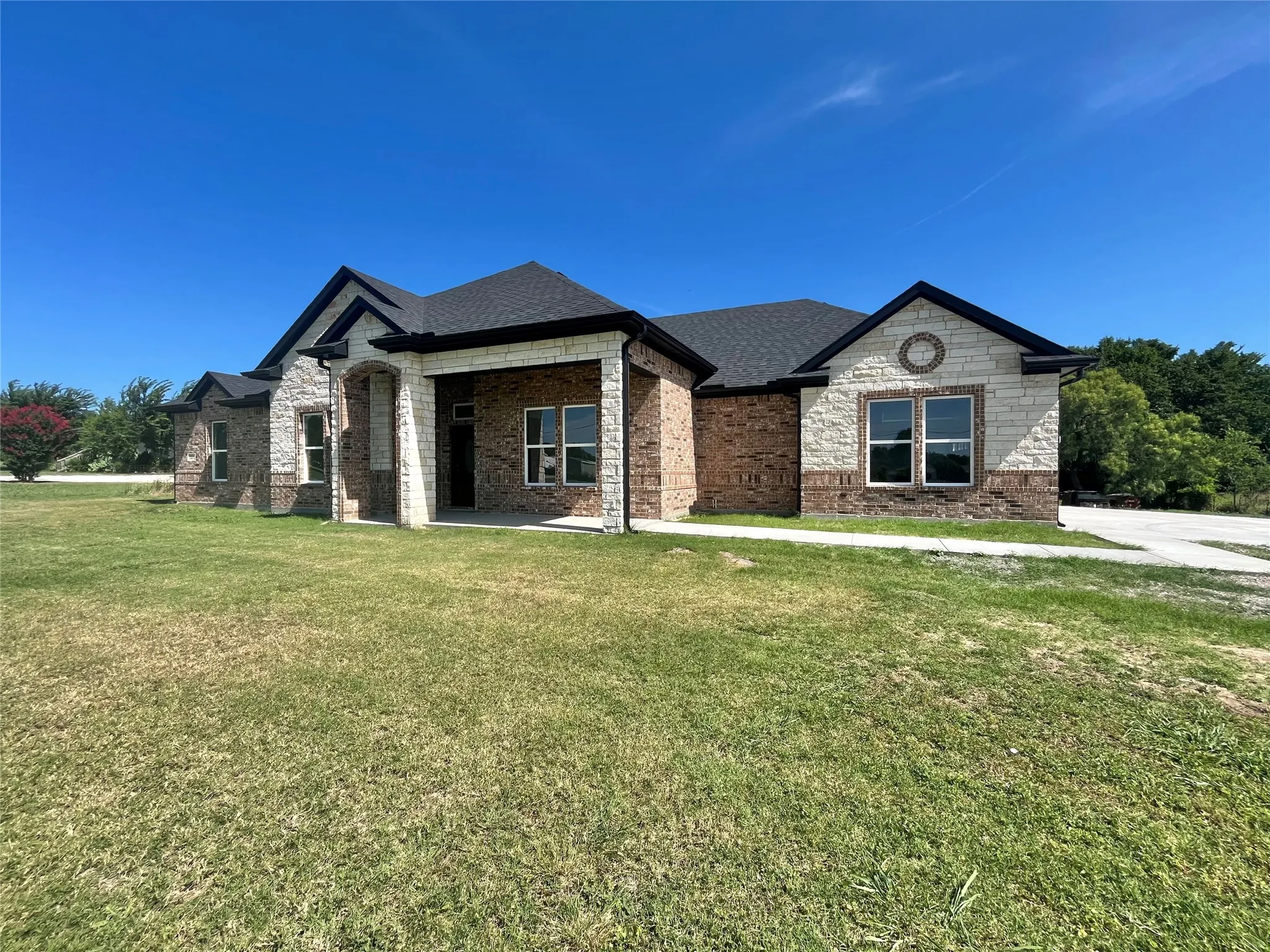 Single Family Residence For Sale in Parker County , 127 Valley Meadows Drive, Springtown, Texas 76082, 3 Bedrooms, 3 Bathrooms, 3 Garage spaces, 2,505 Sqft, built in 2026, Price $550,000, mls#21332084, Real Estate Agent in Springtown, Homes For Sale in Parker county, Homes For Sale in Springtown, Realtor in Springtown Texas, Real Estate Brokerage Independent Realty Texas, Luminita Cordes Realtor