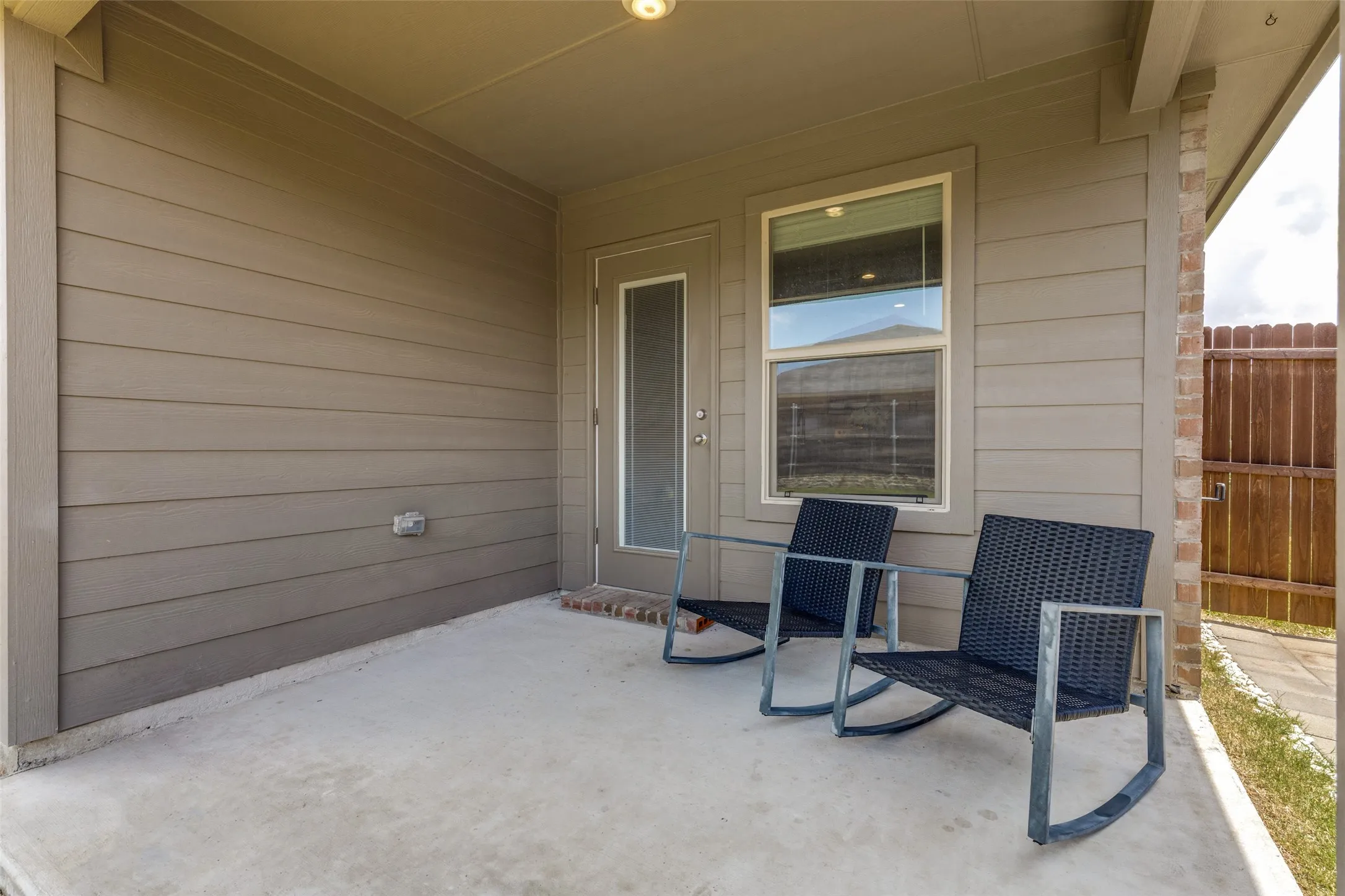 Single Family Residence For Sale in Tarrant County , 9465 Doverglen Drive, Fort Worth, Texas 76131, 4 Bedroom, 2 Bathroom, 2 Garage spaces, 1,852 Sqft, built in 2023, mls#21333778, Real Estate Agent in Fort Worth, Homes For Sale in Tarrant county, Homes For Sale in Fort Worth, Realtor in Fort Worth Texas, Real Estate Brokerage Independent Realty Texas, Luminita Cordes Realtor