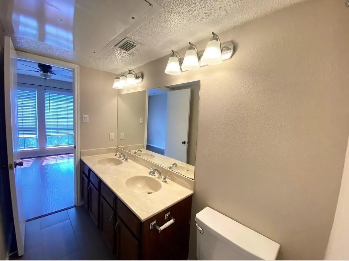 Condominium For Rent in Collin County , 3101 Townbluff Drive 423, Plano, Texas 75075, 3 Bedroom, 2 Bathroom, 1 Garage spaces, 1,228 Sqft, built in 1982, mls#21333810, Real Estate Agent in Plano, Homes For Rent in Collin county, Homes For Rent in Plano, Realtor in Plano Texas, Real Estate Brokerage Independent Realty Texas, Luminita Cordes Realtor