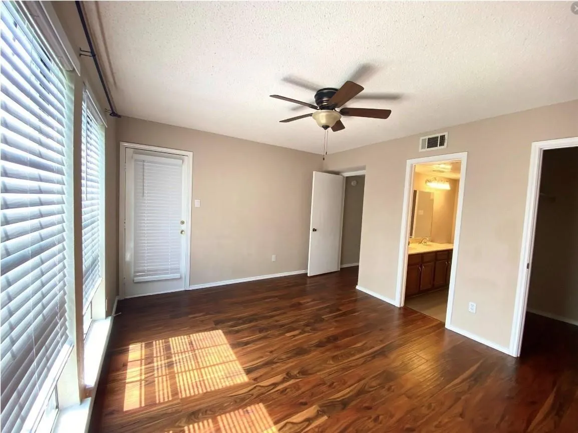 Condominium For Rent in Collin County , 3101 Townbluff Drive 423, Plano, Texas 75075, 3 Bedroom, 2 Bathroom, 1 Garage spaces, 1,228 Sqft, built in 1982, mls#21333810, Real Estate Agent in Plano, Homes For Rent in Collin county, Homes For Rent in Plano, Realtor in Plano Texas, Real Estate Brokerage Independent Realty Texas, Luminita Cordes Realtor