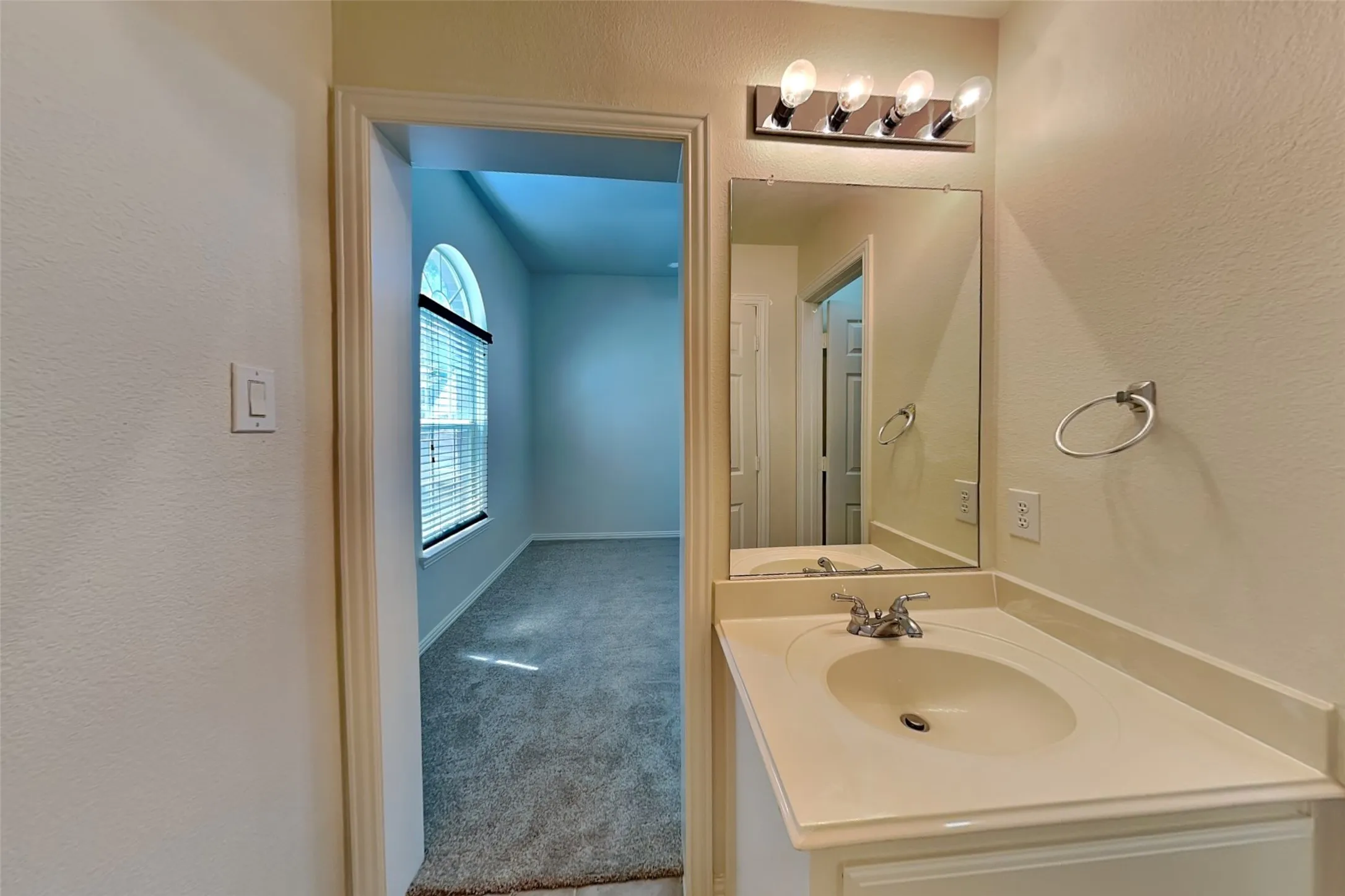 Single Family Residence For Rent in Denton County , 3404 Pilgrim Drive, Frisco, Texas 75034, 5 Bedroom, 4 Bathroom, 1 Garage spaces, 3,421 Sqft, built in 2005, mls#21333811, Real Estate Agent in Frisco, Homes For Rent in Denton county, Homes For Rent in Frisco, Realtor in Frisco Texas, Real Estate Brokerage Independent Realty Texas, Luminita Cordes Realtor