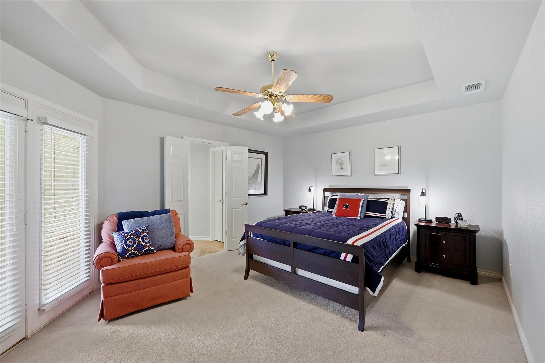 Single Family Residence For Sale in Cooke County , 102 Mohawk Cove, Lake Kiowa, Texas 76240, 4 Bedrooms, 3 Bathrooms, 2 Garage spaces, 2,896 Sqft, built in 1994, Price $994,500, mls#21332955, Real Estate Agent in Lake Kiowa, Homes For Sale in Cooke county, Homes For Sale in Lake Kiowa, Realtor in Lake Kiowa Texas, Real Estate Brokerage Independent Realty Texas, Luminita Cordes Realtor