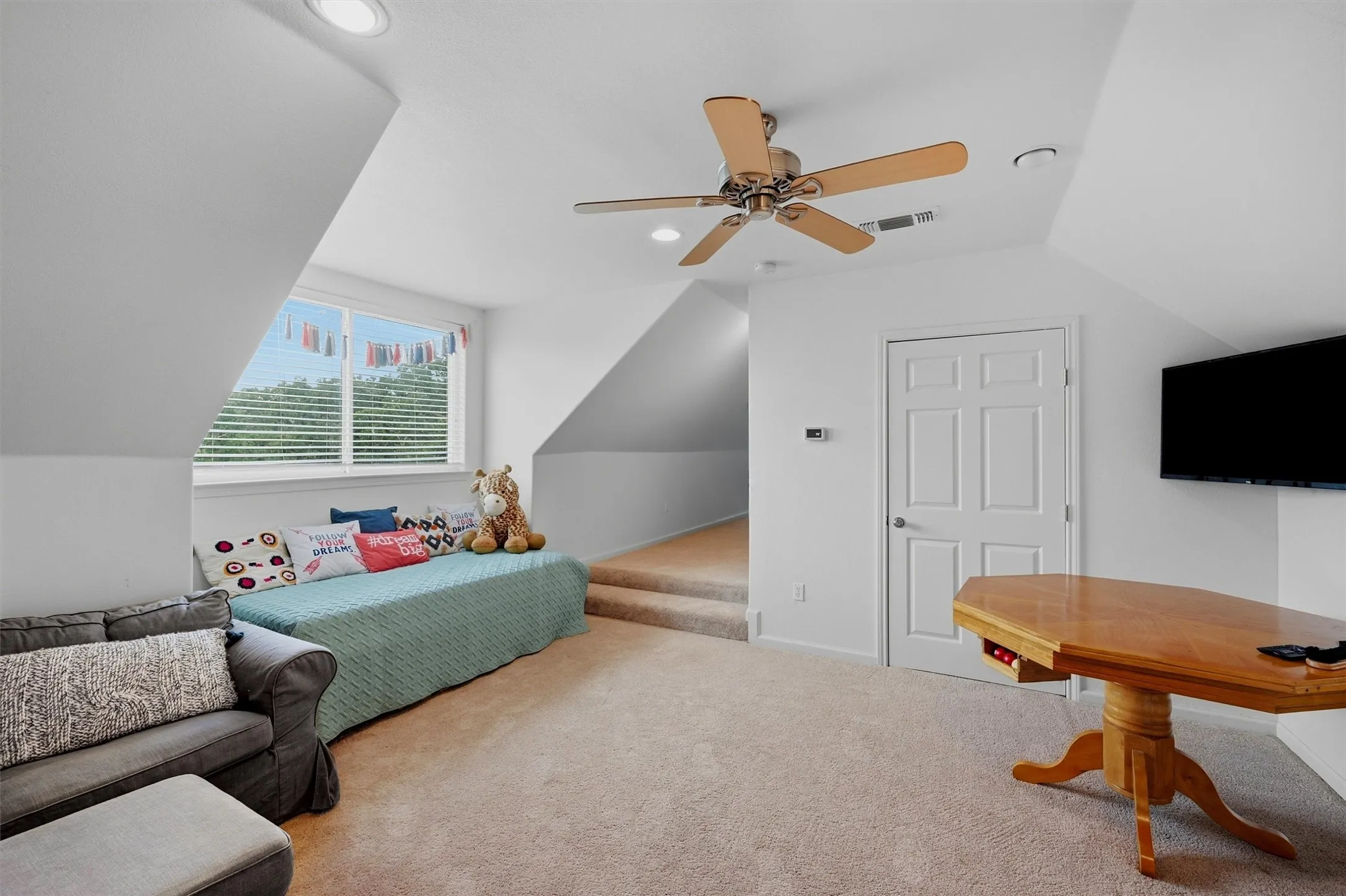 Single Family Residence For Sale in Cooke County , 102 Mohawk Cove, Lake Kiowa, Texas 76240, 4 Bedrooms, 3 Bathrooms, 2 Garage spaces, 2,896 Sqft, built in 1994, Price $994,500, mls#21332955, Real Estate Agent in Lake Kiowa, Homes For Sale in Cooke county, Homes For Sale in Lake Kiowa, Realtor in Lake Kiowa Texas, Real Estate Brokerage Independent Realty Texas, Luminita Cordes Realtor
