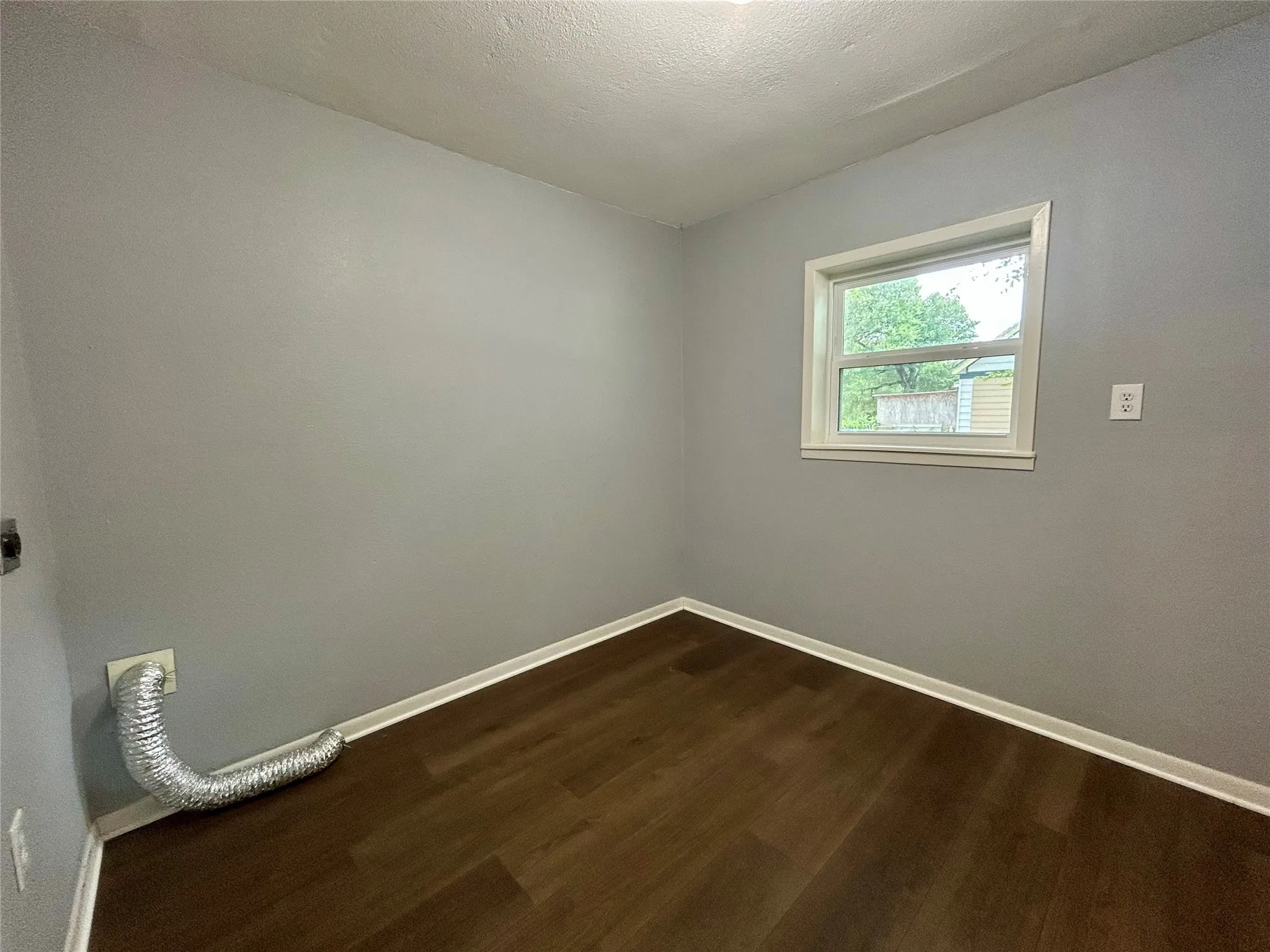 Single Family Residence For Sale in Limestone County , 111 S Canton Street, Mexia, Texas 76667, 4 Bedroom, 2 Bathroom, Garage spaces, 1,930 Sqft, built in 1974, mls#21333775, Real Estate Agent in Mexia, Homes For Sale in Limestone county, Homes For Sale in Mexia, Realtor in Mexia Texas, Real Estate Brokerage Independent Realty Texas, Luminita Cordes Realtor