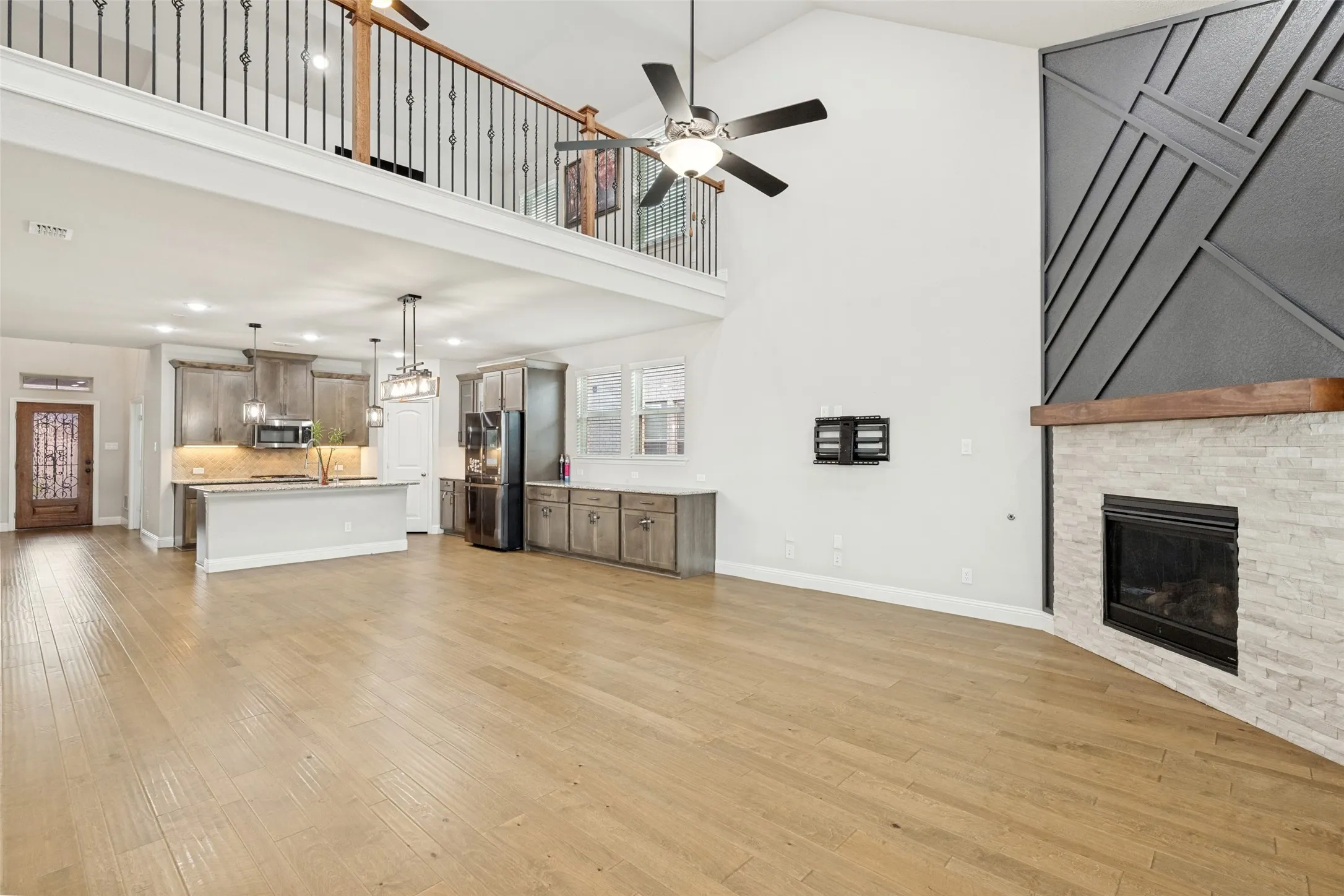 Single Family Residence For Sale in Denton County , 5805 Pensby Drive, Celina, Texas 76227, 4 Bedroom, 4 Bathroom, 2 Garage spaces, 2,804 Sqft, built in 2021, mls#21332768, Real Estate Agent in Celina, Homes For Sale in Denton county, Homes For Sale in Celina, Realtor in Celina Texas, Real Estate Brokerage Independent Realty Texas, Luminita Cordes Realtor