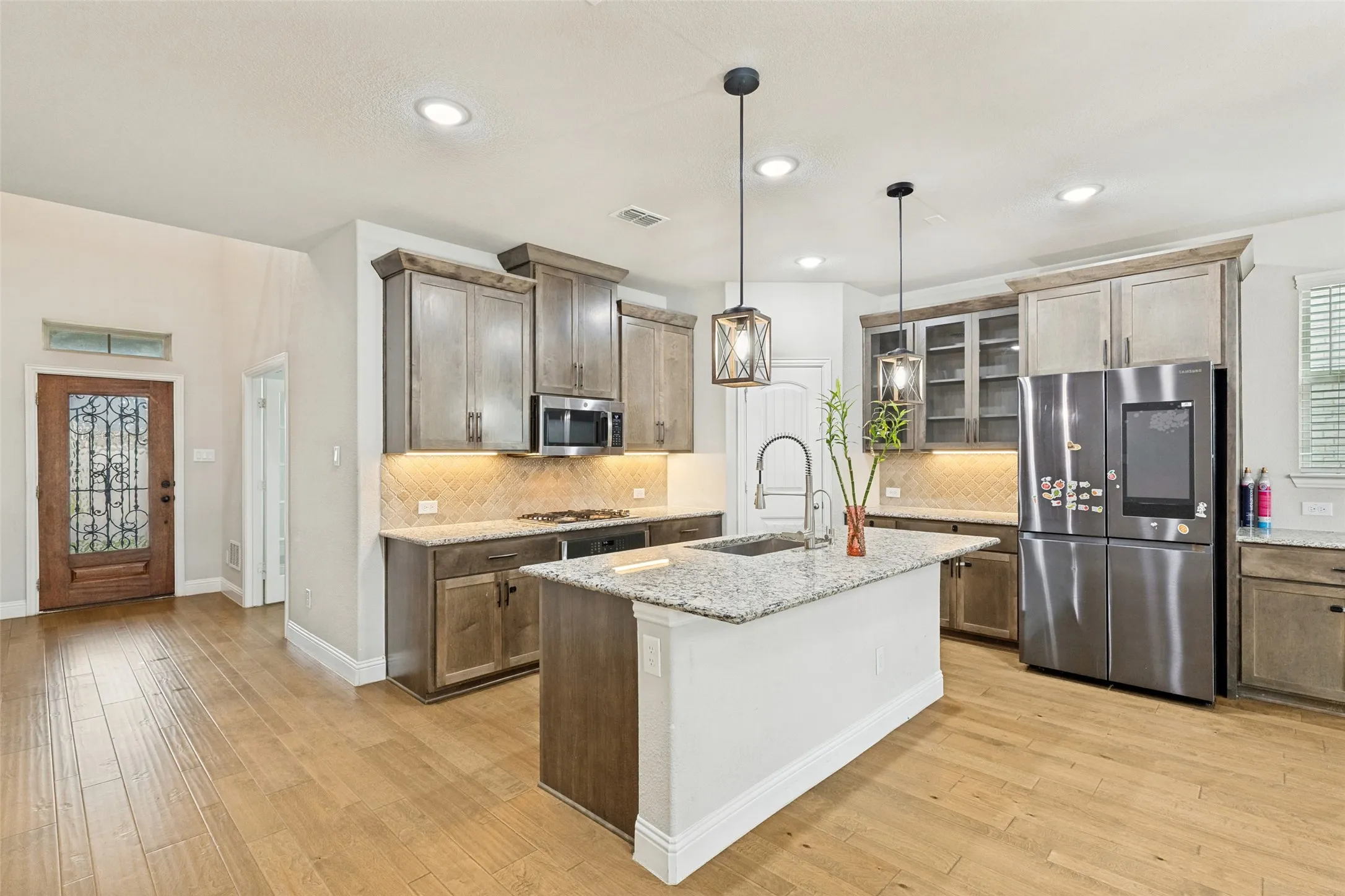 Single Family Residence For Sale in Denton County , 5805 Pensby Drive, Celina, Texas 76227, 4 Bedroom, 4 Bathroom, 2 Garage spaces, 2,804 Sqft, built in 2021, mls#21332768, Real Estate Agent in Celina, Homes For Sale in Denton county, Homes For Sale in Celina, Realtor in Celina Texas, Real Estate Brokerage Independent Realty Texas, Luminita Cordes Realtor