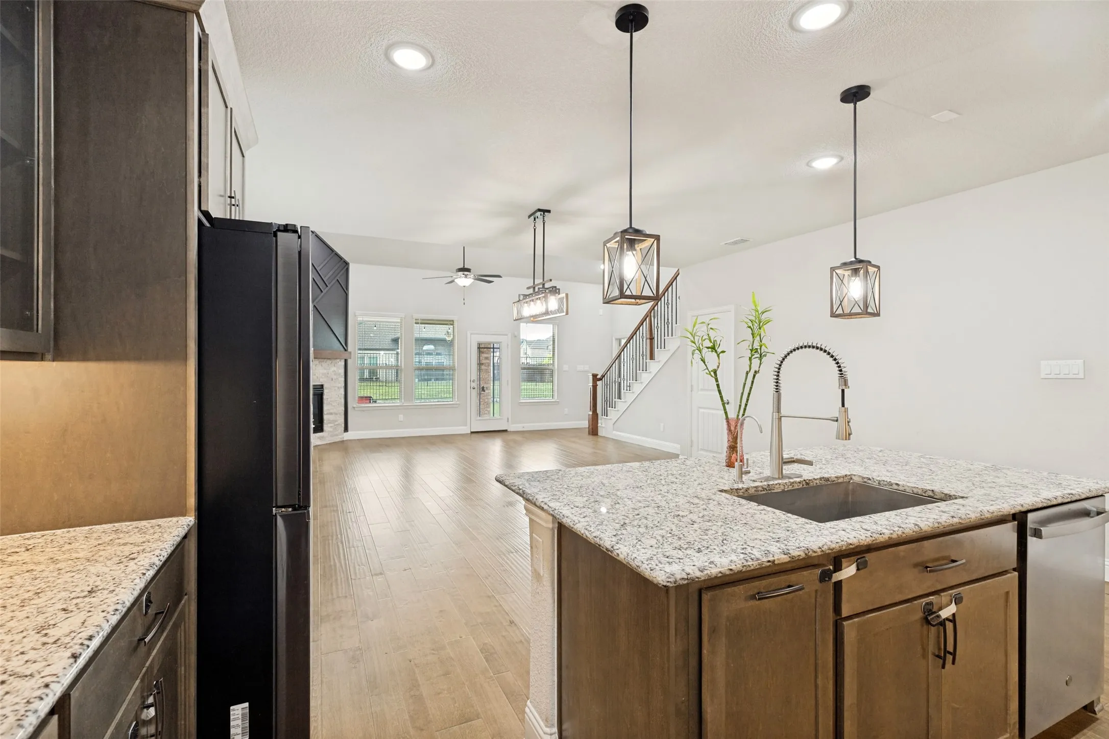 Single Family Residence For Sale in Denton County , 5805 Pensby Drive, Celina, Texas 76227, 4 Bedroom, 4 Bathroom, 2 Garage spaces, 2,804 Sqft, built in 2021, mls#21332768, Real Estate Agent in Celina, Homes For Sale in Denton county, Homes For Sale in Celina, Realtor in Celina Texas, Real Estate Brokerage Independent Realty Texas, Luminita Cordes Realtor