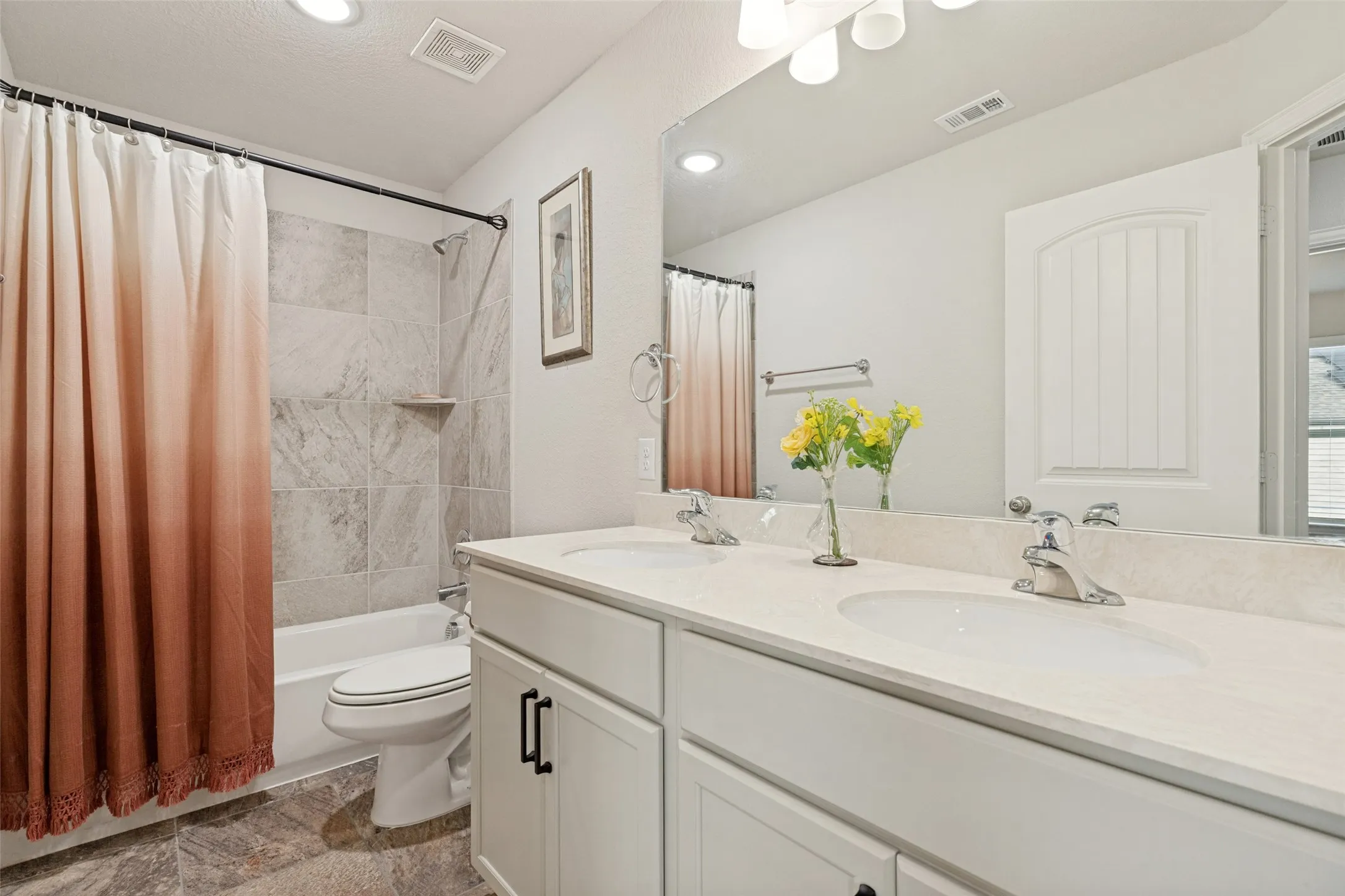 Single Family Residence For Sale in Denton County , 5805 Pensby Drive, Celina, Texas 76227, 4 Bedroom, 4 Bathroom, 2 Garage spaces, 2,804 Sqft, built in 2021, mls#21332768, Real Estate Agent in Celina, Homes For Sale in Denton county, Homes For Sale in Celina, Realtor in Celina Texas, Real Estate Brokerage Independent Realty Texas, Luminita Cordes Realtor