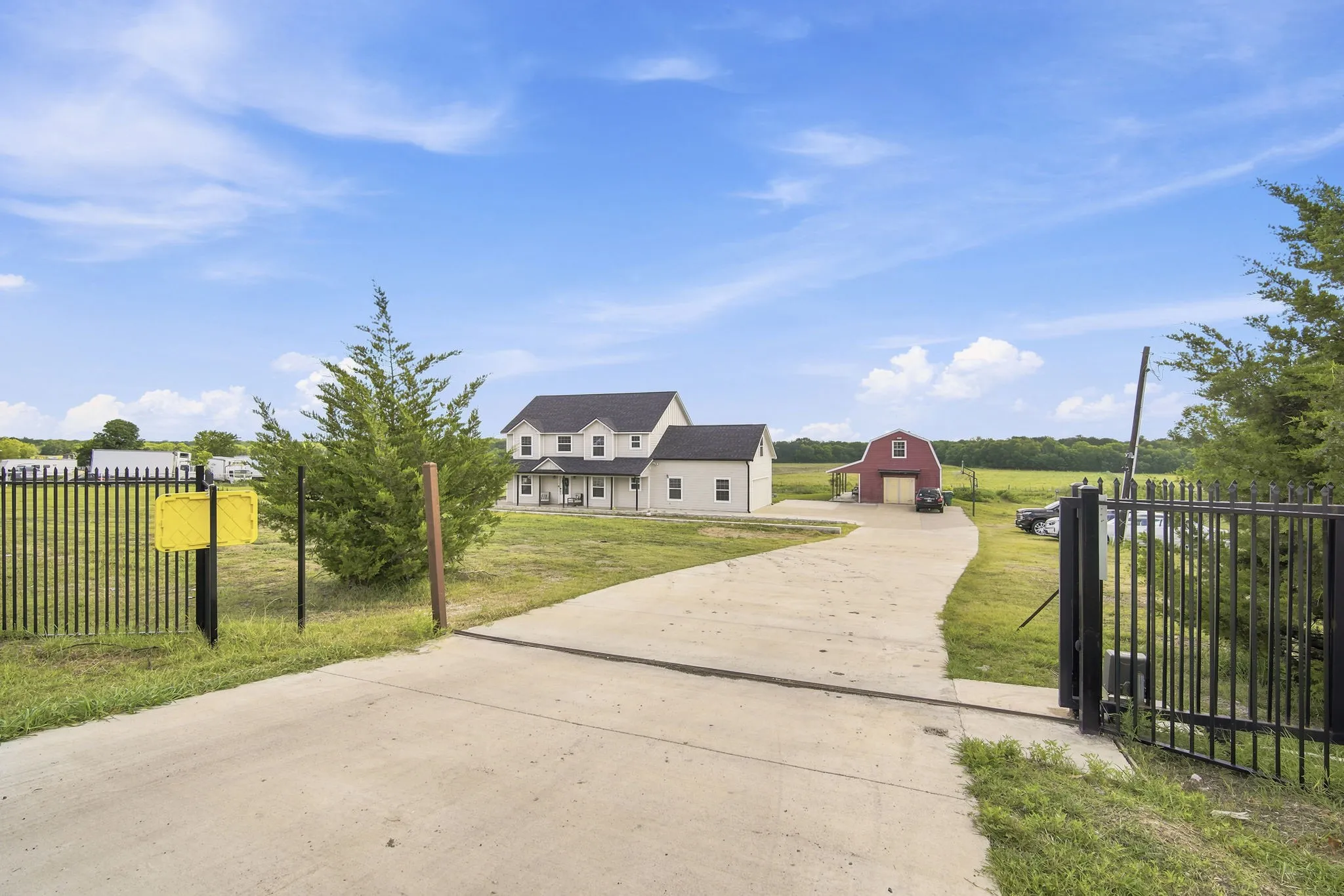 You'll love your electric gate that welcomes you!