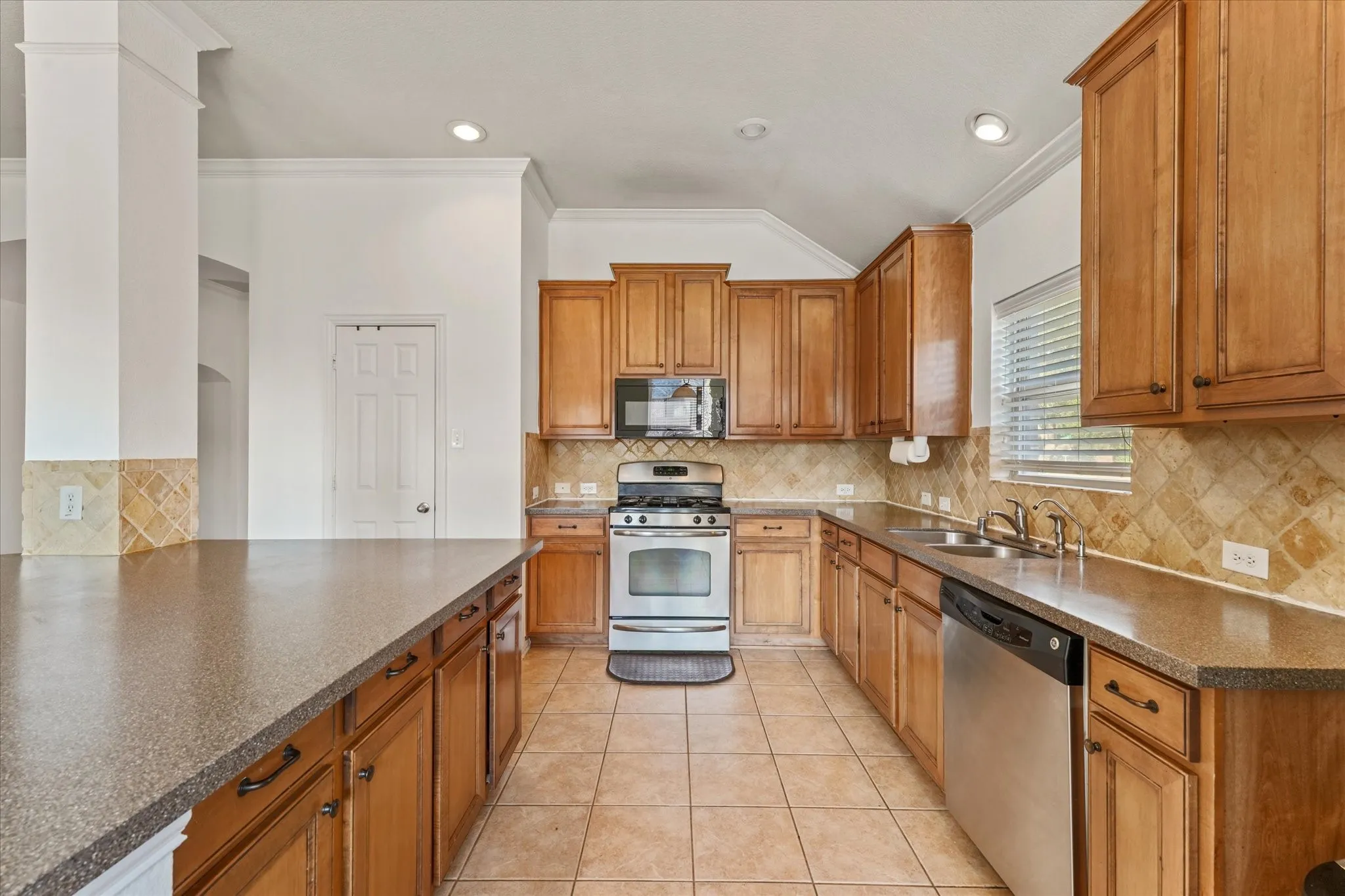 Single Family Residence For Sale in Kaufman County , 772 Glen Hollow Trail, Forney, Texas 75126, 3 Bedroom, 2 Bathroom, 2 Garage spaces, 2,800 Sqft, built in 2007, mls#21333407, Real Estate Agent in Forney, Homes For Sale in Kaufman county, Homes For Sale in Forney, Realtor in Forney Texas, Real Estate Brokerage Independent Realty Texas, Luminita Cordes Realtor