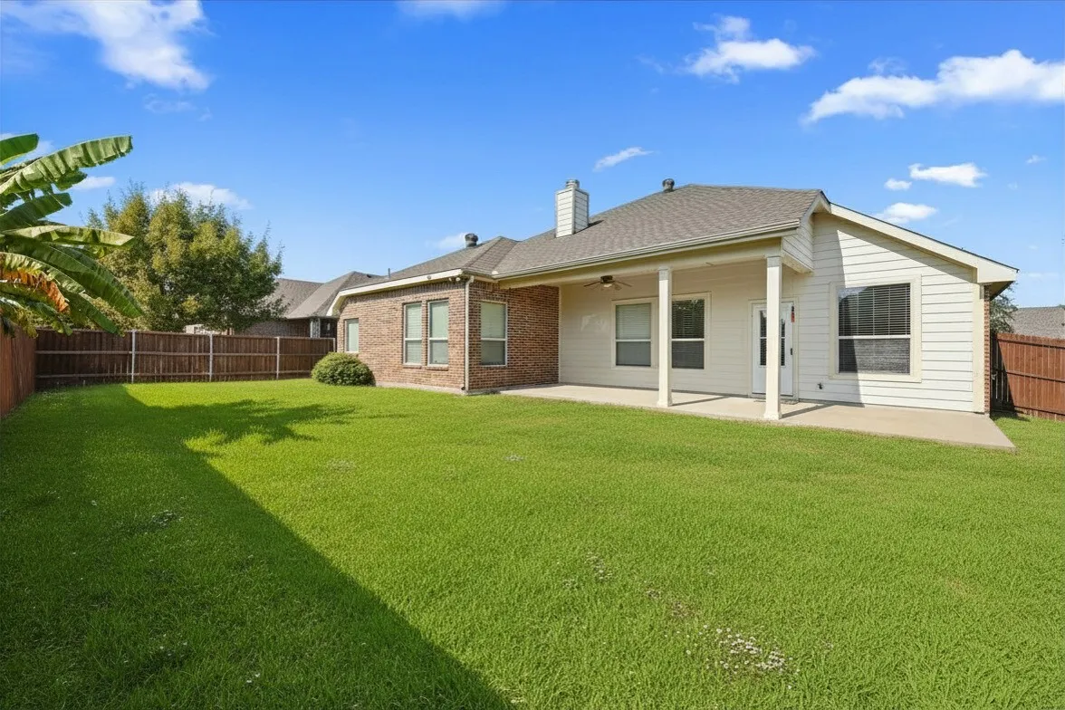 Single Family Residence For Sale in Kaufman County , 772 Glen Hollow Trail, Forney, Texas 75126, 3 Bedroom, 2 Bathroom, 2 Garage spaces, 2,800 Sqft, built in 2007, mls#21333407, Real Estate Agent in Forney, Homes For Sale in Kaufman county, Homes For Sale in Forney, Realtor in Forney Texas, Real Estate Brokerage Independent Realty Texas, Luminita Cordes Realtor