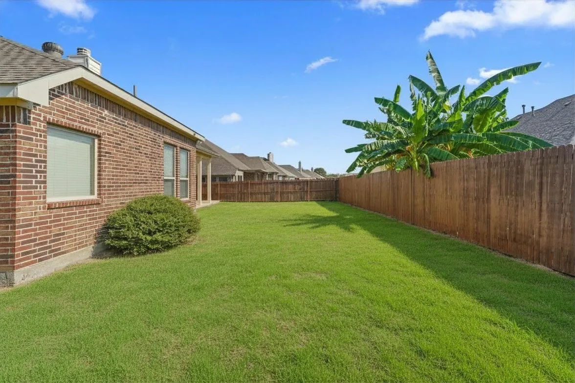 Single Family Residence For Sale in Kaufman County , 772 Glen Hollow Trail, Forney, Texas 75126, 3 Bedroom, 2 Bathroom, 2 Garage spaces, 2,800 Sqft, built in 2007, mls#21333407, Real Estate Agent in Forney, Homes For Sale in Kaufman county, Homes For Sale in Forney, Realtor in Forney Texas, Real Estate Brokerage Independent Realty Texas, Luminita Cordes Realtor