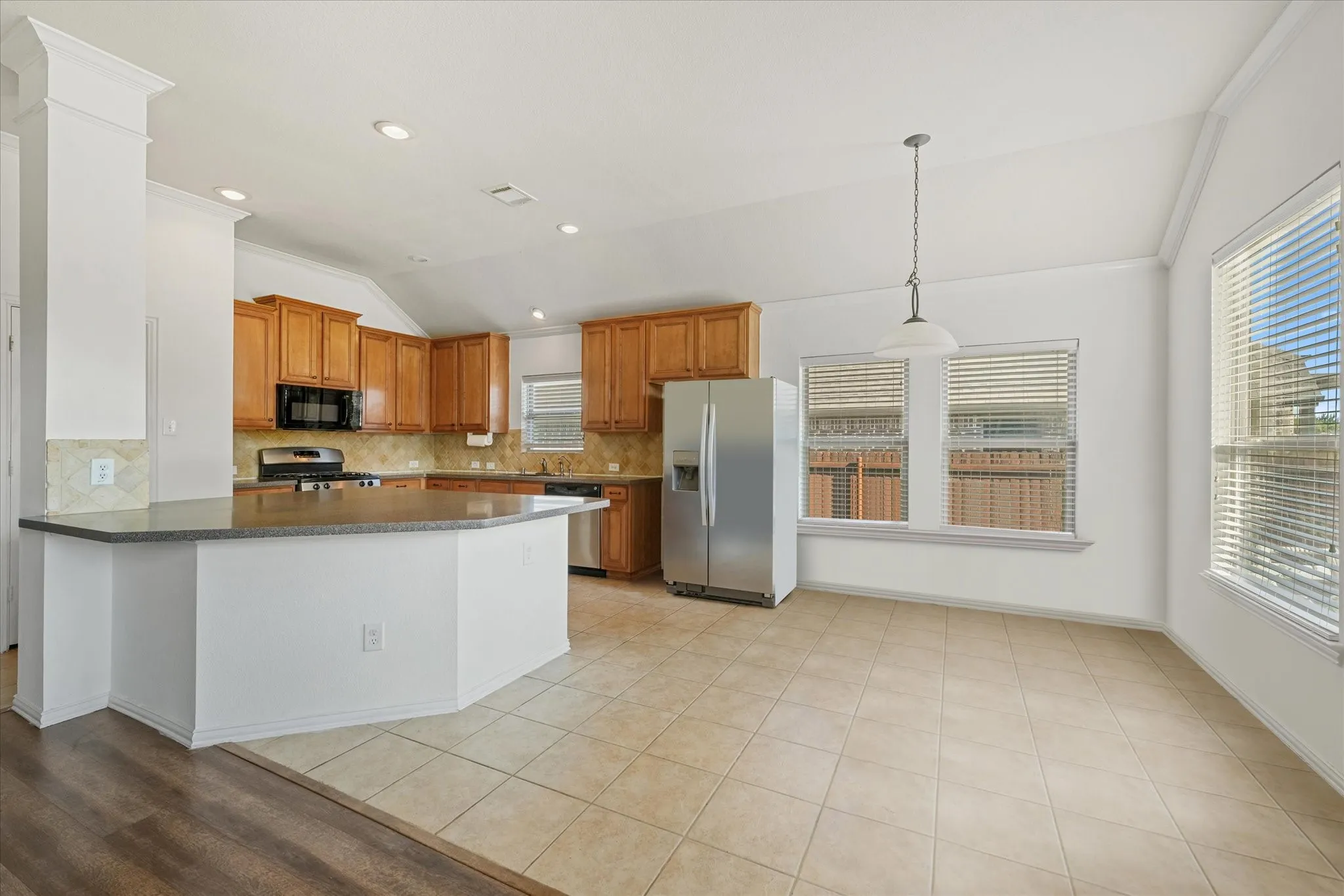 Single Family Residence For Sale in Kaufman County , 772 Glen Hollow Trail, Forney, Texas 75126, 3 Bedroom, 2 Bathroom, 2 Garage spaces, 2,800 Sqft, built in 2007, mls#21333407, Real Estate Agent in Forney, Homes For Sale in Kaufman county, Homes For Sale in Forney, Realtor in Forney Texas, Real Estate Brokerage Independent Realty Texas, Luminita Cordes Realtor