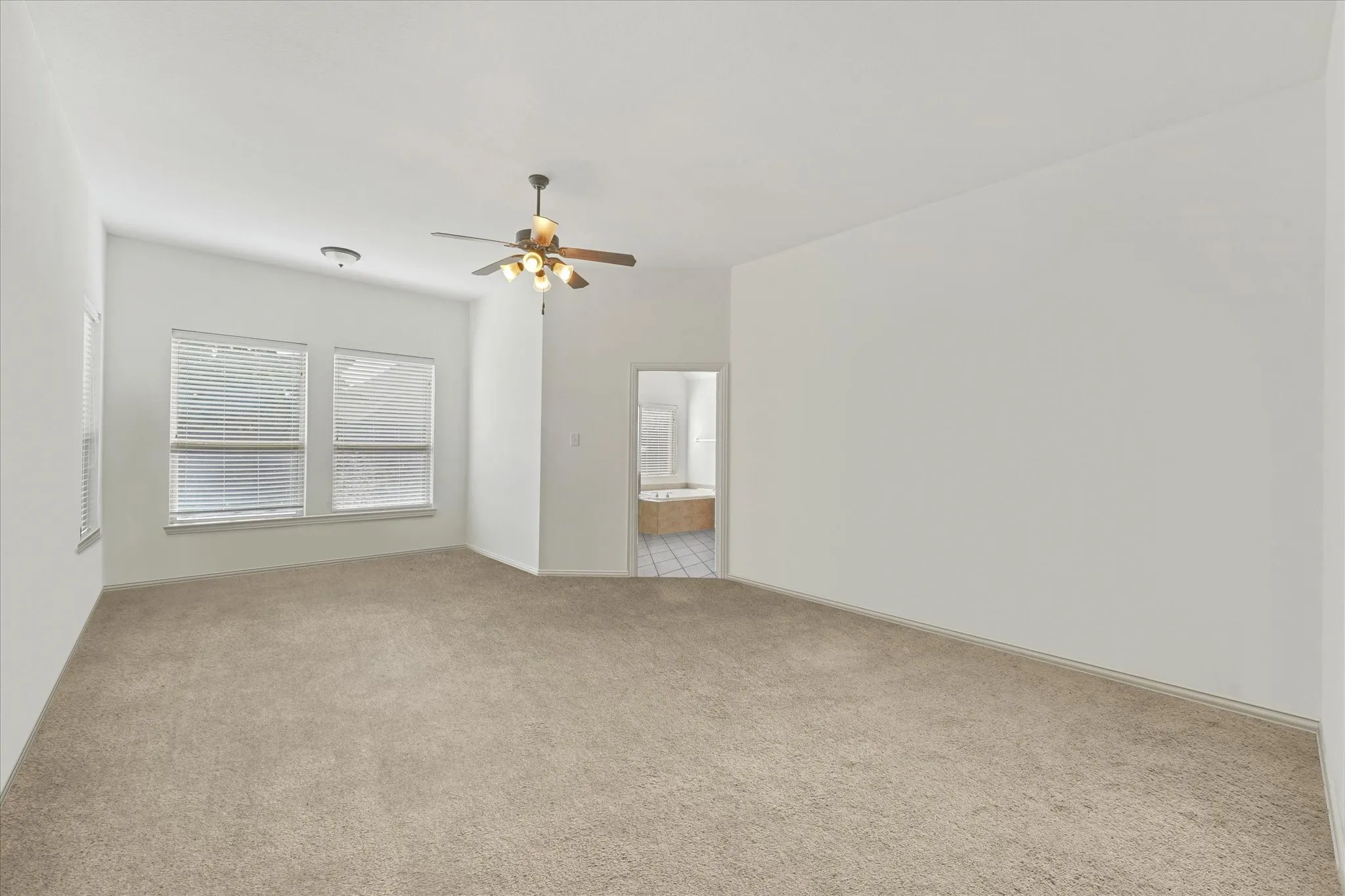 Single Family Residence For Sale in Kaufman County , 772 Glen Hollow Trail, Forney, Texas 75126, 3 Bedroom, 2 Bathroom, 2 Garage spaces, 2,800 Sqft, built in 2007, mls#21333407, Real Estate Agent in Forney, Homes For Sale in Kaufman county, Homes For Sale in Forney, Realtor in Forney Texas, Real Estate Brokerage Independent Realty Texas, Luminita Cordes Realtor