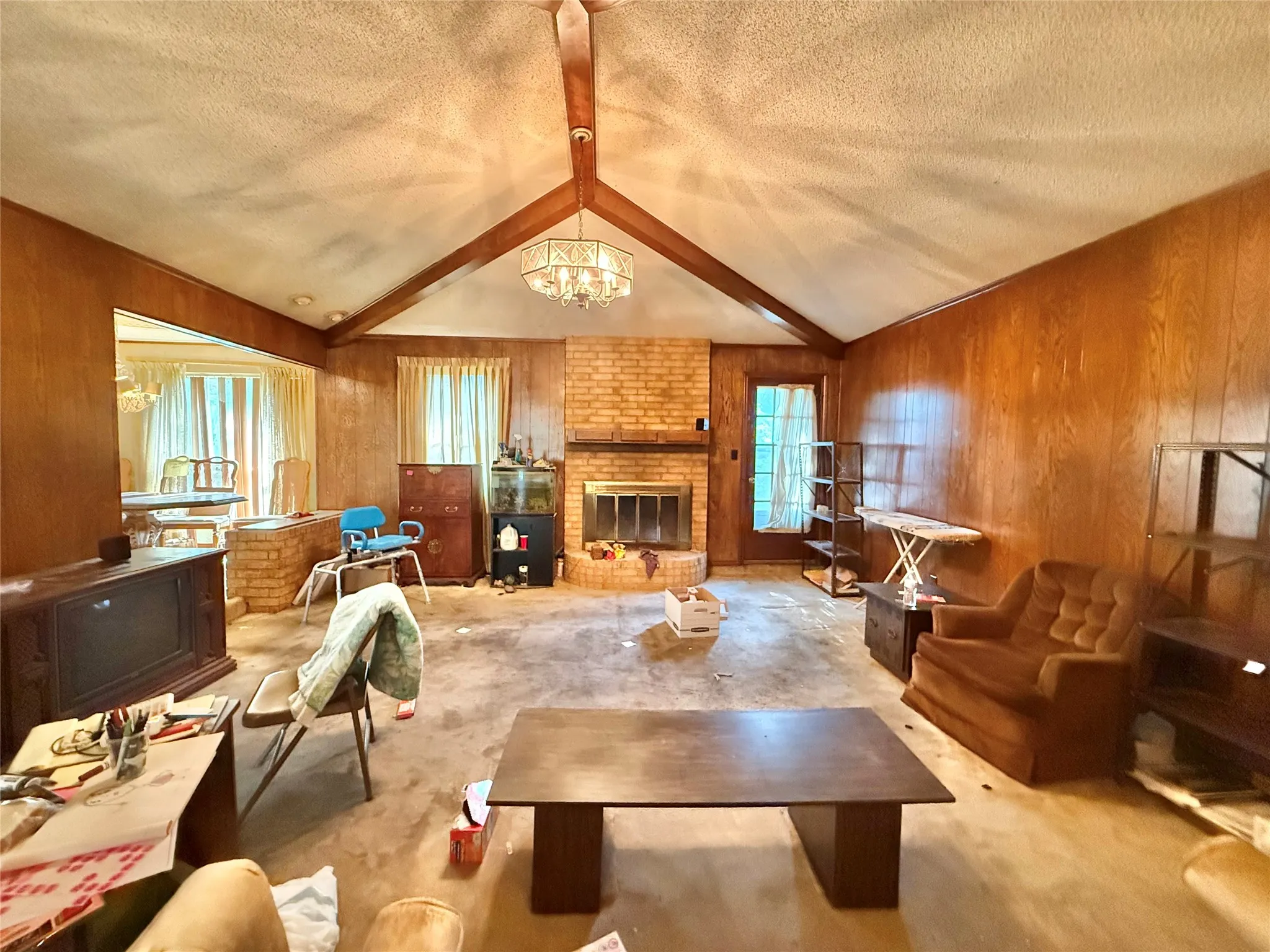 Single Family Residence For Sale in Tarrant County , 3409 Pecan Circle, Bedford, Texas 76021, 4 Bedroom, 2 Bathroom, 2 Garage spaces, 1,816 Sqft, built in 1977, Price $300,000, mls#21333820, Real Estate Agent in Bedford, Homes For Sale in Tarrant county, Homes For Sale in Bedford, Realtor in Bedford Texas, Real Estate Brokerage Independent Realty Texas, Luminita Cordes Realtor
