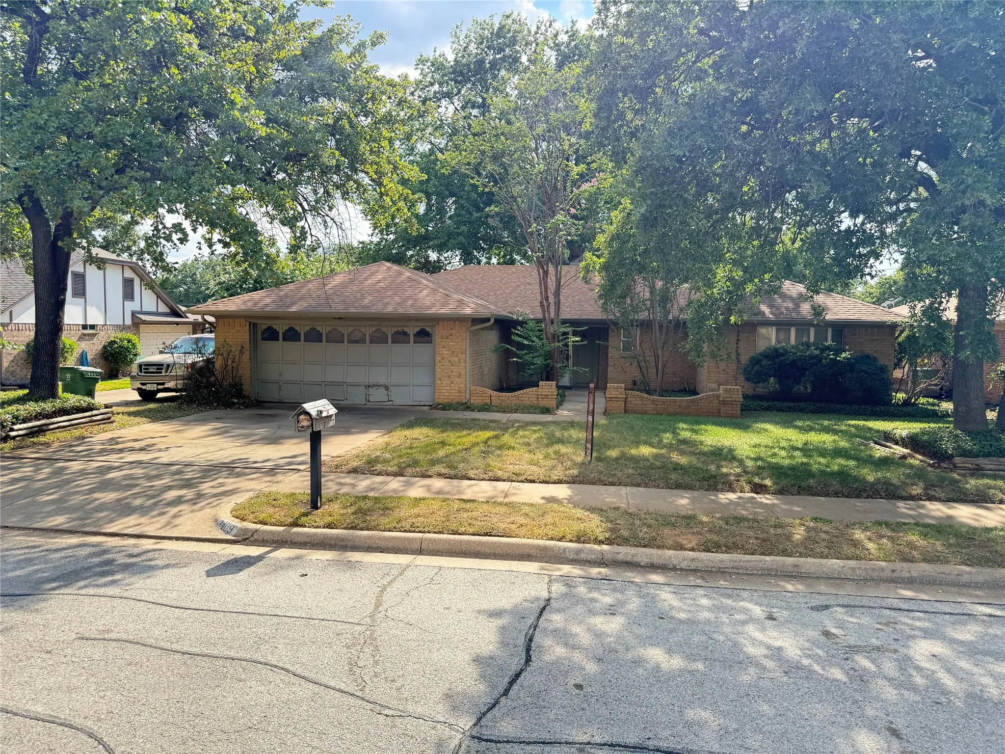 Single Family Residence For Sale in Tarrant County , 3409 Pecan Circle, Bedford, Texas 76021, 4 Bedroom, 2 Bathroom, 2 Garage spaces, 1,816 Sqft, built in 1977, Price $300,000, mls#21333820, Real Estate Agent in Bedford, Homes For Sale in Tarrant county, Homes For Sale in Bedford, Realtor in Bedford Texas, Real Estate Brokerage Independent Realty Texas, Luminita Cordes Realtor
