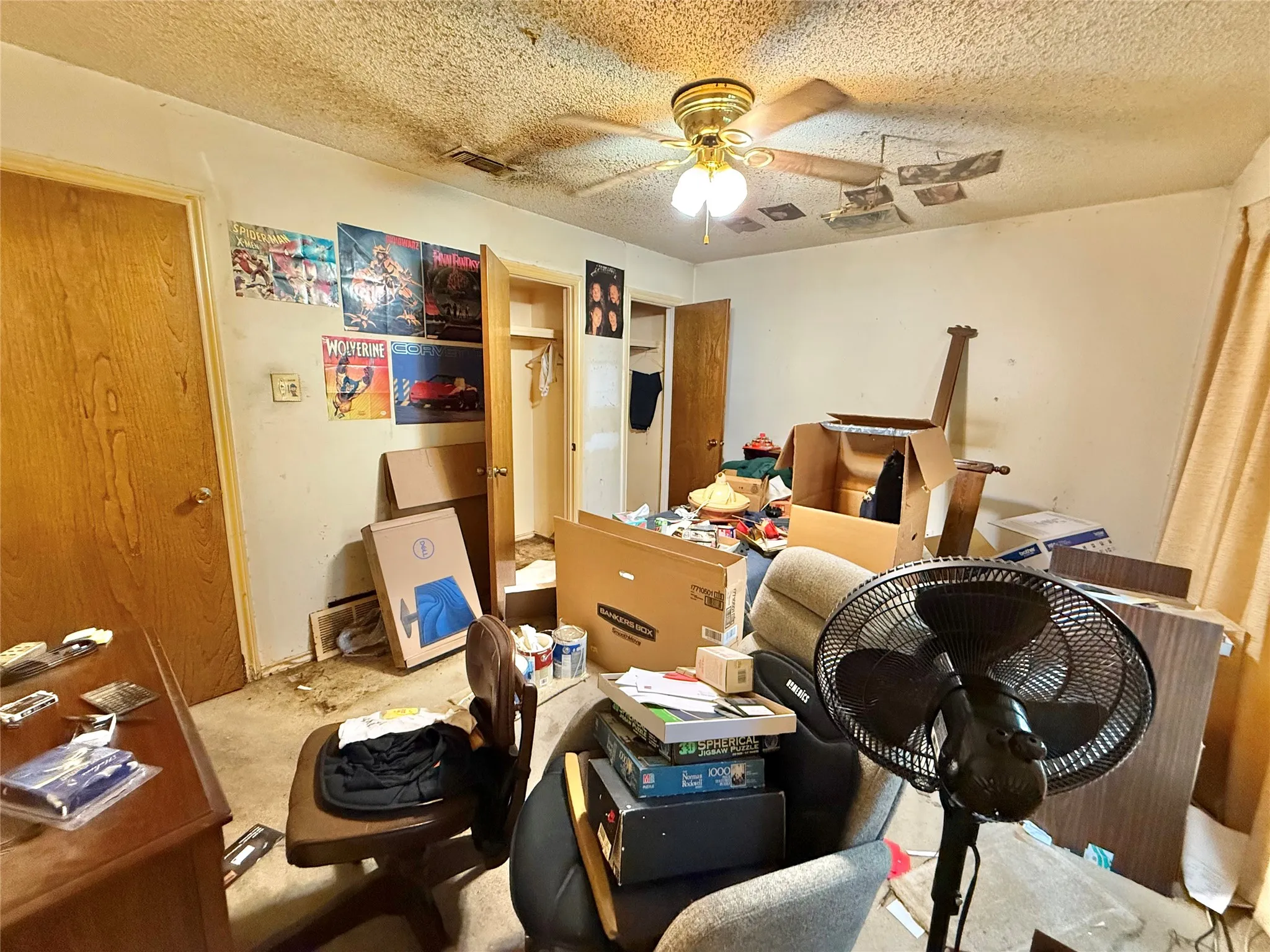 Single Family Residence For Sale in Tarrant County , 3409 Pecan Circle, Bedford, Texas 76021, 4 Bedroom, 2 Bathroom, 2 Garage spaces, 1,816 Sqft, built in 1977, Price $300,000, mls#21333820, Real Estate Agent in Bedford, Homes For Sale in Tarrant county, Homes For Sale in Bedford, Realtor in Bedford Texas, Real Estate Brokerage Independent Realty Texas, Luminita Cordes Realtor