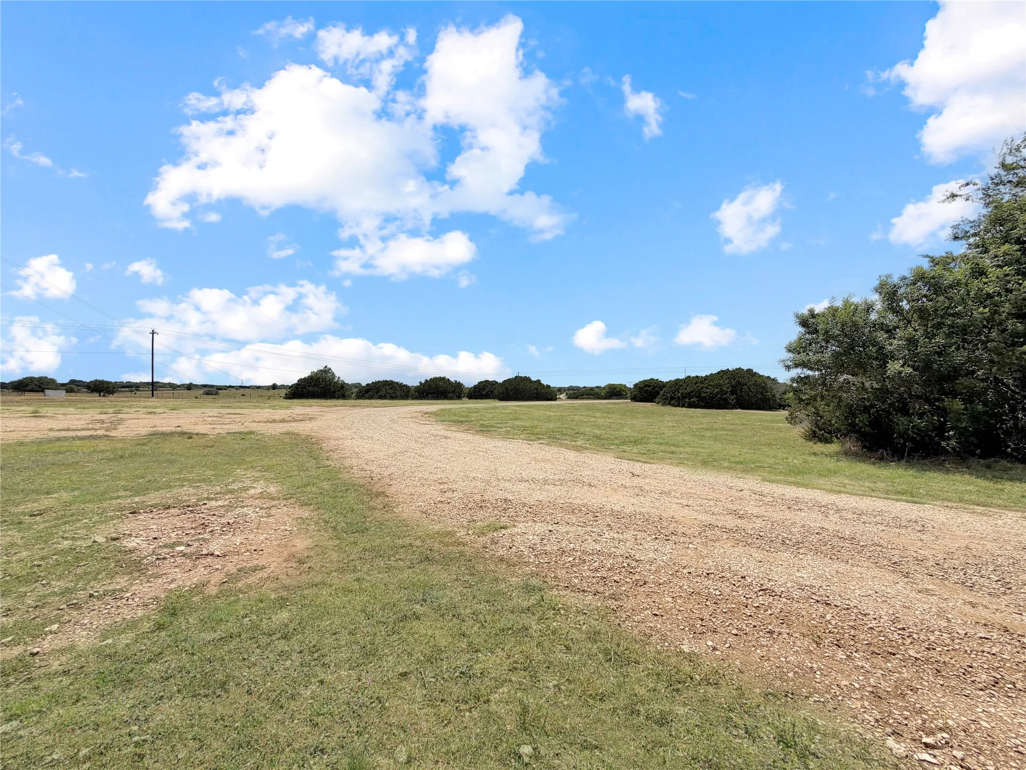 Single Family Residence For Sale in Mc Lennan County , 1008 Bosque Ridge Road, Crawford, Texas 76638, 3 Bedrooms, 2 Bathrooms, 2 Garage spaces, 2,313 Sqft, built in 2003, Price $739,000, mls#21316452, Real Estate Agent in Crawford, Homes For Sale in Mc Lennan county, Homes For Sale in Crawford, Realtor in Crawford Texas, Real Estate Brokerage Independent Realty Texas, Luminita Cordes Realtor