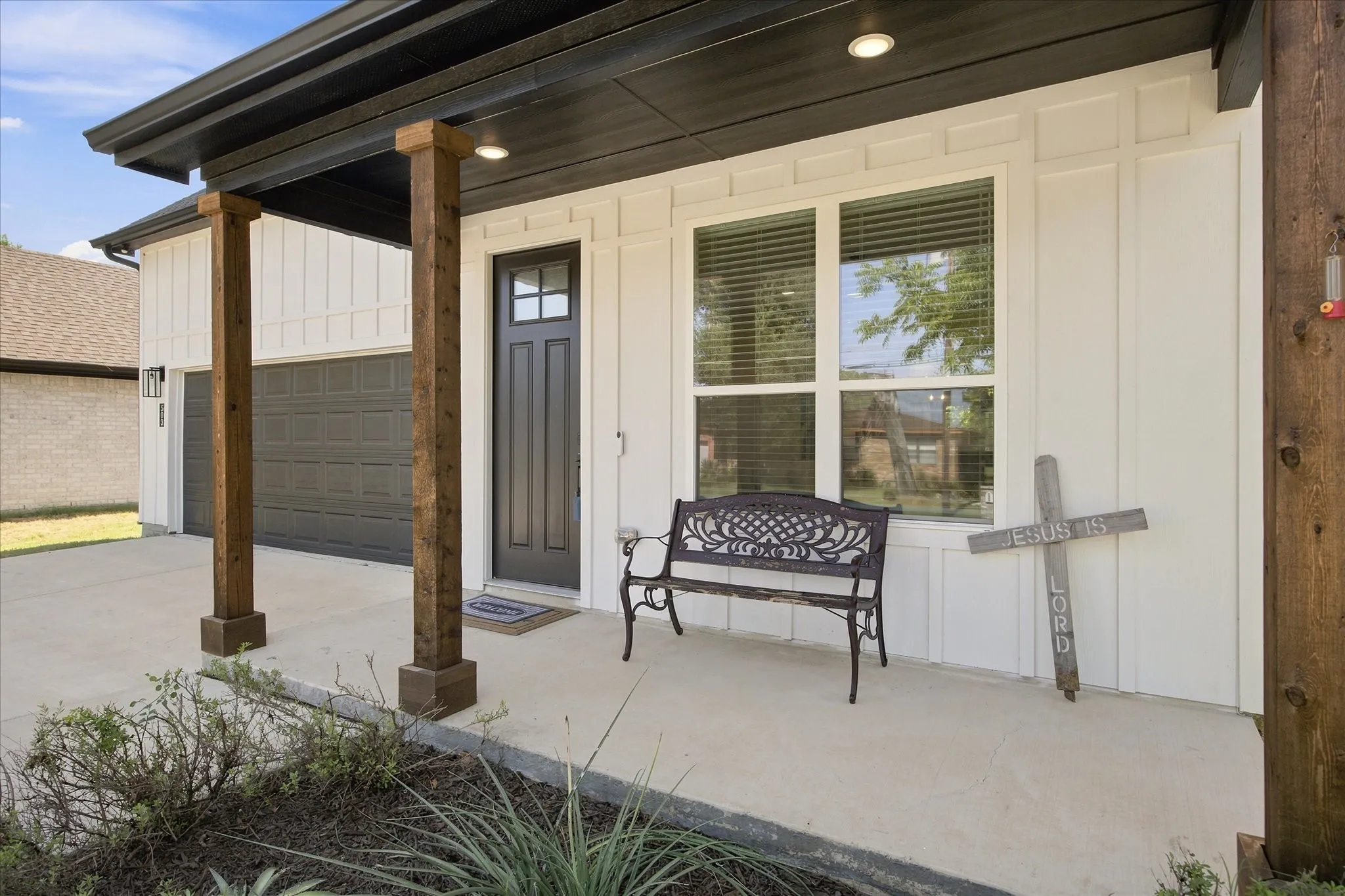 Single Family Residence For Sale in Kaufman County , 503 Bradshaw Street, Terrell, Texas 75160, 5 Bedroom, 4 Bathroom, 2 Garage spaces, 2,678 Sqft, built in 2023, mls#21333831, Real Estate Agent in Terrell, Homes For Sale in Kaufman county, Homes For Sale in Terrell, Realtor in Terrell Texas, Real Estate Brokerage Independent Realty Texas, Luminita Cordes Realtor