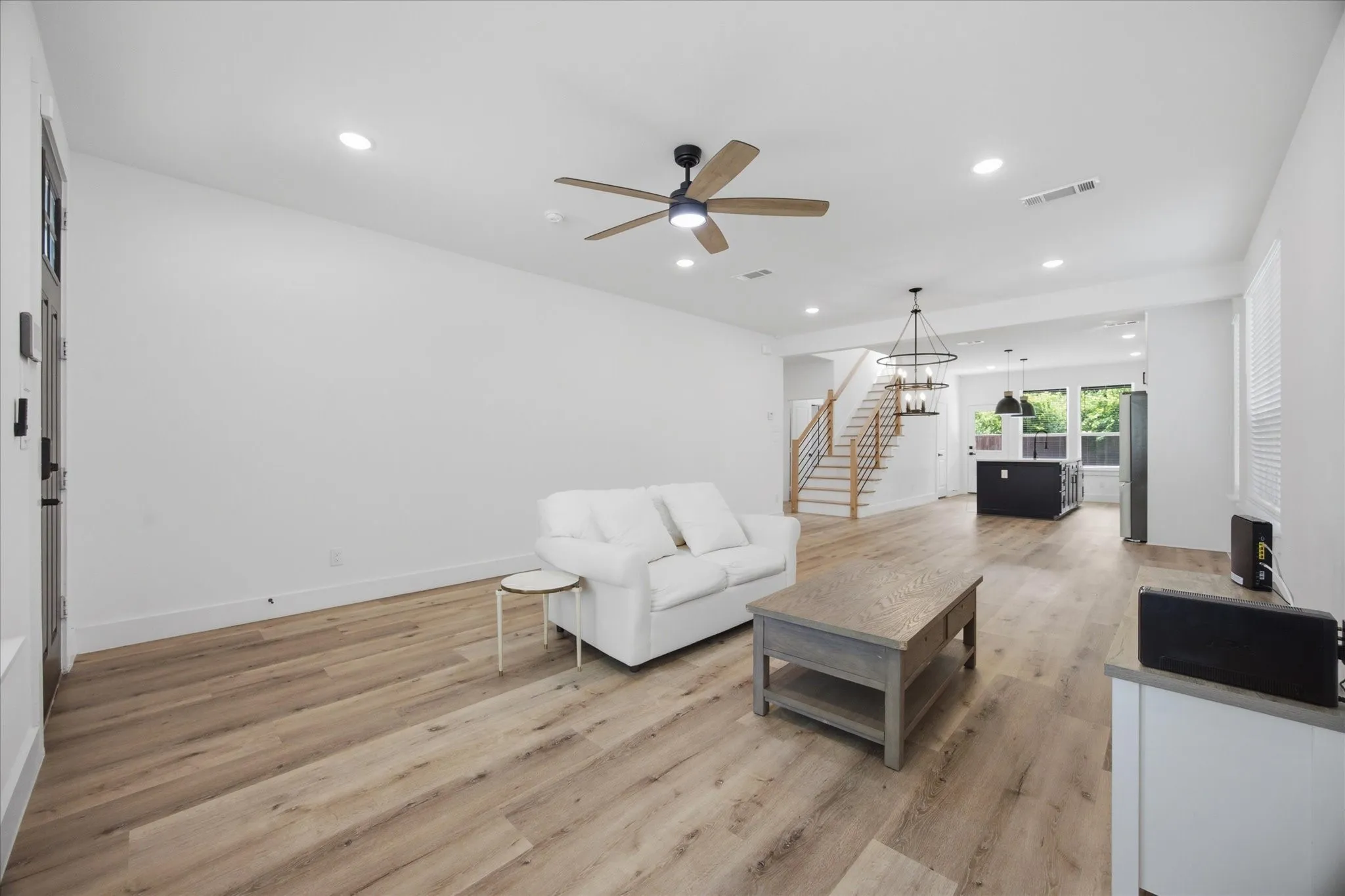 Single Family Residence For Sale in Kaufman County , 503 Bradshaw Street, Terrell, Texas 75160, 5 Bedroom, 4 Bathroom, 2 Garage spaces, 2,678 Sqft, built in 2023, mls#21333831, Real Estate Agent in Terrell, Homes For Sale in Kaufman county, Homes For Sale in Terrell, Realtor in Terrell Texas, Real Estate Brokerage Independent Realty Texas, Luminita Cordes Realtor