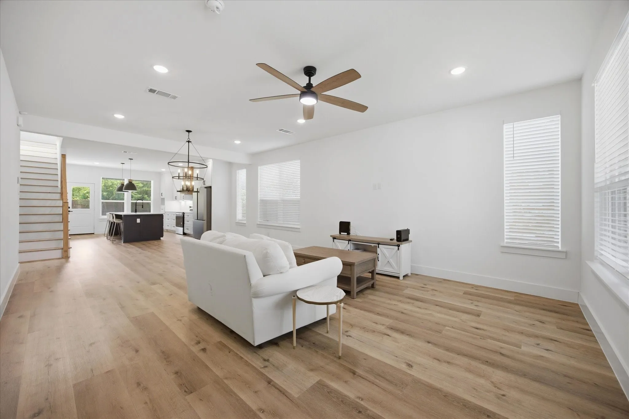 Single Family Residence For Sale in Kaufman County , 503 Bradshaw Street, Terrell, Texas 75160, 5 Bedroom, 4 Bathroom, 2 Garage spaces, 2,678 Sqft, built in 2023, mls#21333831, Real Estate Agent in Terrell, Homes For Sale in Kaufman county, Homes For Sale in Terrell, Realtor in Terrell Texas, Real Estate Brokerage Independent Realty Texas, Luminita Cordes Realtor