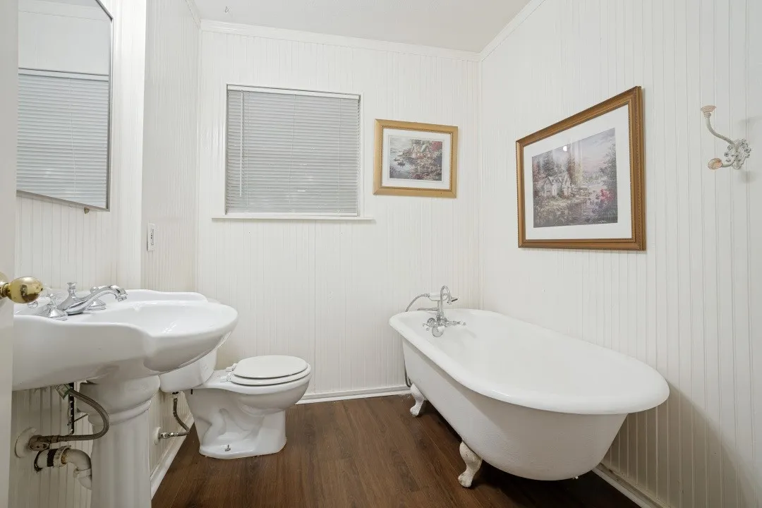 Single Family Residence For Rent in Denton County , 3110 Heather Lane, Denton, Texas 76209, 4 Bedroom, 2 Bathroom, Garage spaces, 1,389 Sqft, built in 1970, mls#21331934, Real Estate Agent in Denton, Homes For Rent in Denton county, Homes For Rent in Denton, Realtor in Denton Texas, Real Estate Brokerage Independent Realty Texas, Luminita Cordes Realtor