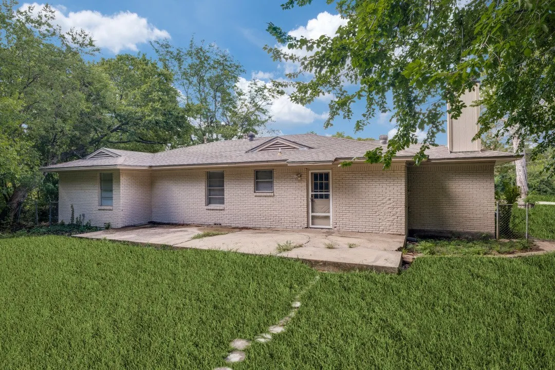 Single Family Residence For Rent in Denton County , 3110 Heather Lane, Denton, Texas 76209, 4 Bedroom, 2 Bathroom, Garage spaces, 1,389 Sqft, built in 1970, mls#21331934, Real Estate Agent in Denton, Homes For Rent in Denton county, Homes For Rent in Denton, Realtor in Denton Texas, Real Estate Brokerage Independent Realty Texas, Luminita Cordes Realtor