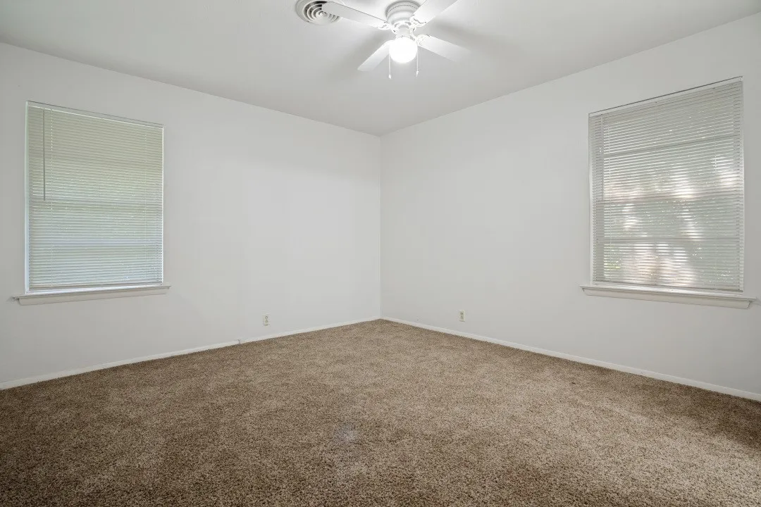 Single Family Residence For Rent in Denton County , 3110 Heather Lane, Denton, Texas 76209, 4 Bedroom, 2 Bathroom, Garage spaces, 1,389 Sqft, built in 1970, mls#21331934, Real Estate Agent in Denton, Homes For Rent in Denton county, Homes For Rent in Denton, Realtor in Denton Texas, Real Estate Brokerage Independent Realty Texas, Luminita Cordes Realtor