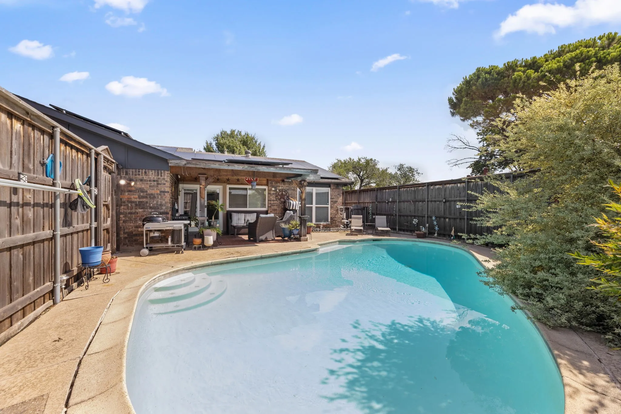 Single Family Residence For Sale in Dallas County , 2902 High Plateau Drive, Garland, Texas 75044, 3 Bedroom, 2 Bathroom, 2 Garage spaces, 1,877 Sqft, built in 1978, mls#21332142, Real Estate Agent in Garland, Homes For Sale in Dallas county, Homes For Sale in Garland, Realtor in Garland Texas, Real Estate Brokerage Independent Realty Texas, Luminita Cordes Realtor