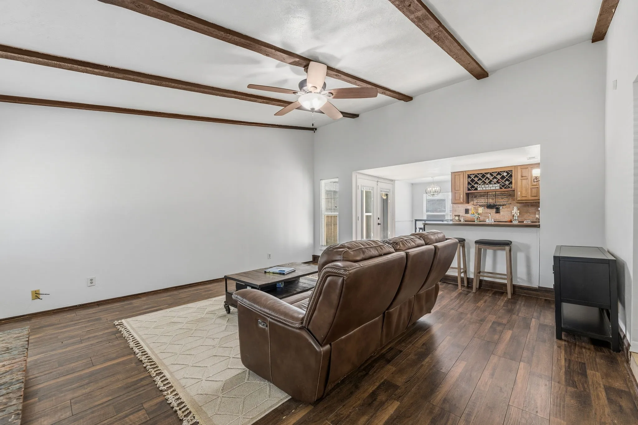 Single Family Residence For Sale in Dallas County , 2902 High Plateau Drive, Garland, Texas 75044, 3 Bedroom, 2 Bathroom, 2 Garage spaces, 1,877 Sqft, built in 1978, mls#21332142, Real Estate Agent in Garland, Homes For Sale in Dallas county, Homes For Sale in Garland, Realtor in Garland Texas, Real Estate Brokerage Independent Realty Texas, Luminita Cordes Realtor
