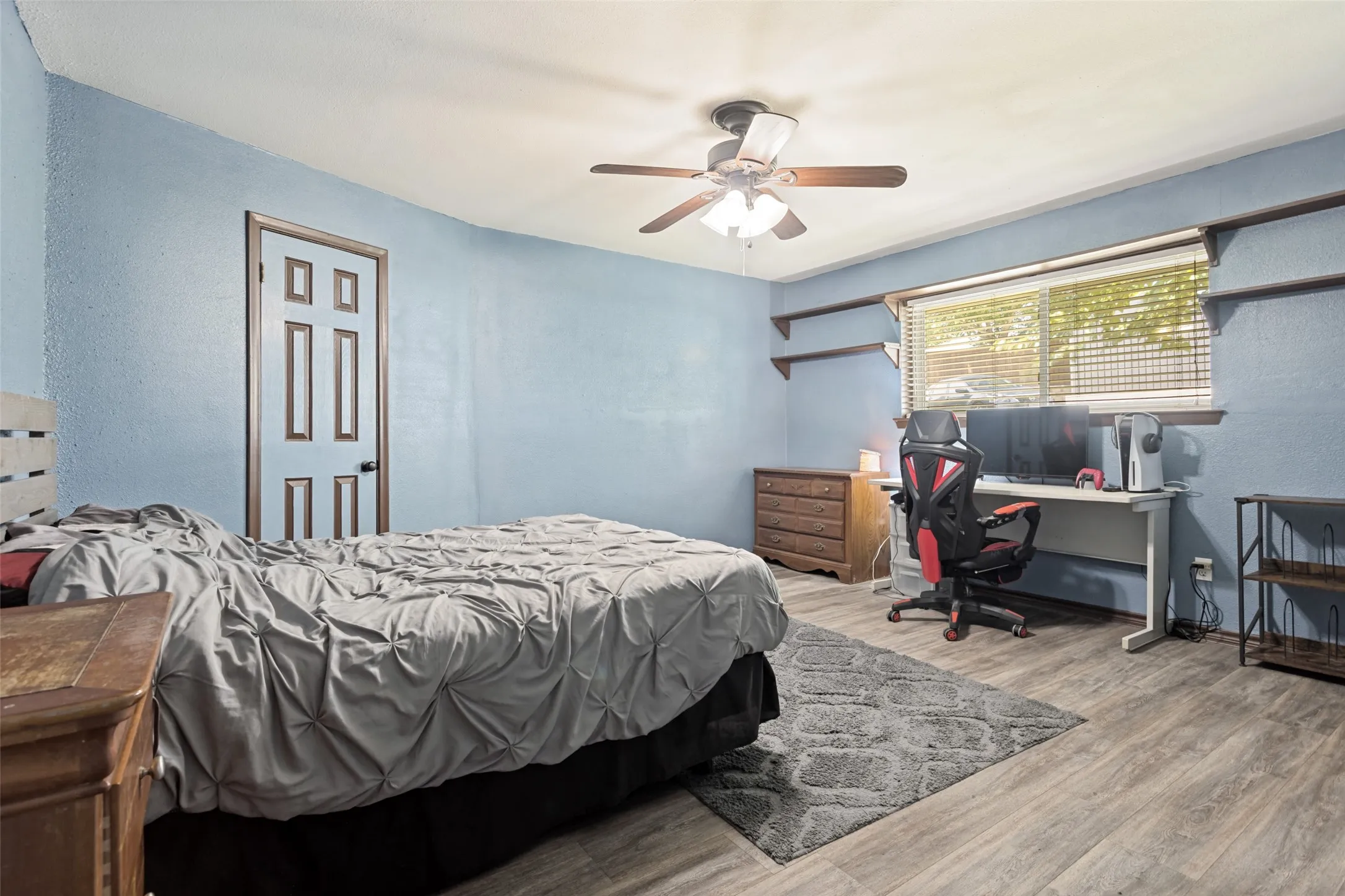Single Family Residence For Sale in Dallas County , 3217 Colonel Circle, Garland, Texas 75043, 5 Bedroom, 3 Bathroom, 2 Garage spaces, 2,805 Sqft, built in 1972, mls#21332733, Real Estate Agent in Garland, Homes For Sale in Dallas county, Homes For Sale in Garland, Realtor in Garland Texas, Real Estate Brokerage Independent Realty Texas, Luminita Cordes Realtor