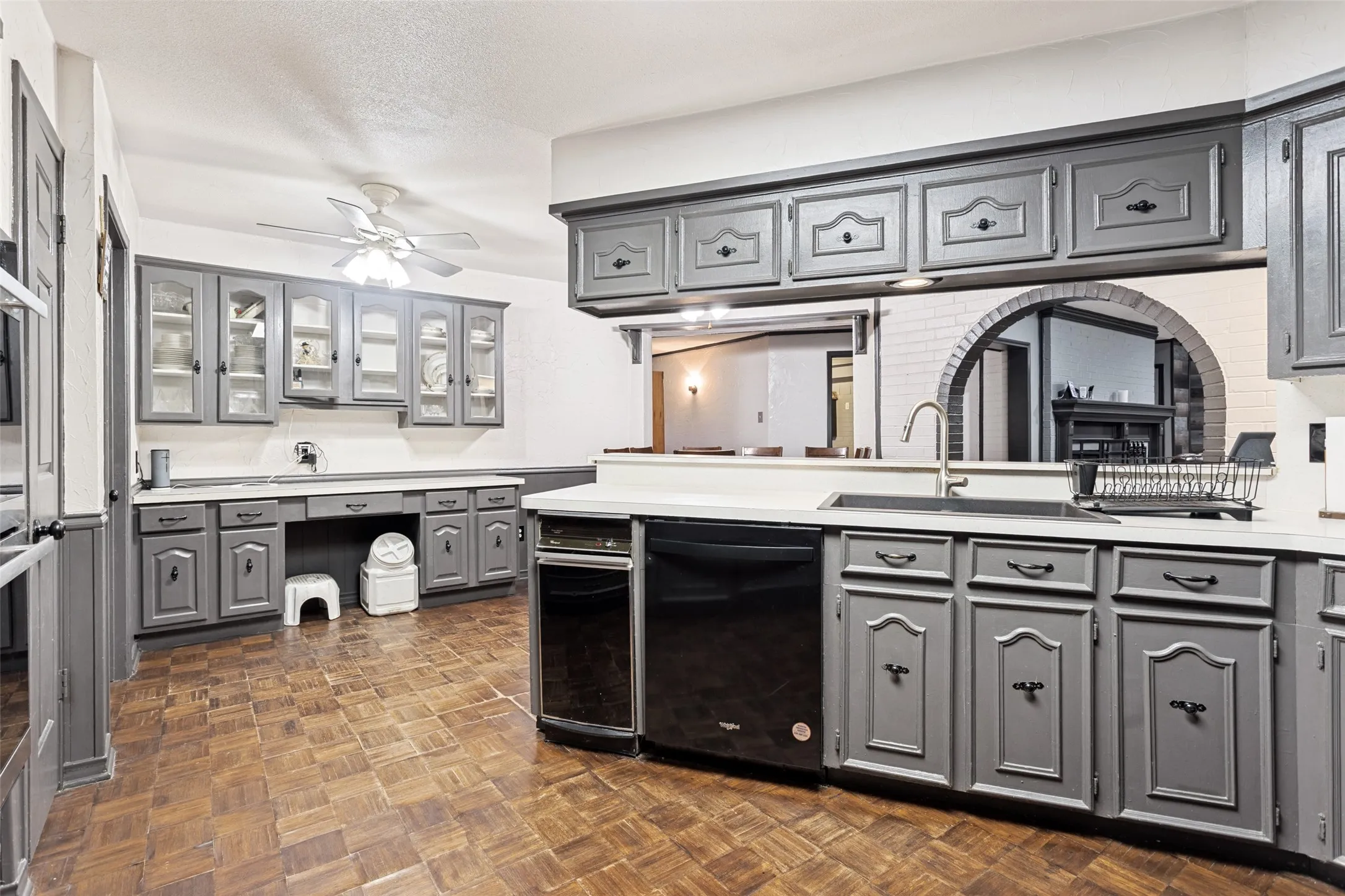 Single Family Residence For Sale in Dallas County , 3217 Colonel Circle, Garland, Texas 75043, 5 Bedroom, 3 Bathroom, 2 Garage spaces, 2,805 Sqft, built in 1972, mls#21332733, Real Estate Agent in Garland, Homes For Sale in Dallas county, Homes For Sale in Garland, Realtor in Garland Texas, Real Estate Brokerage Independent Realty Texas, Luminita Cordes Realtor