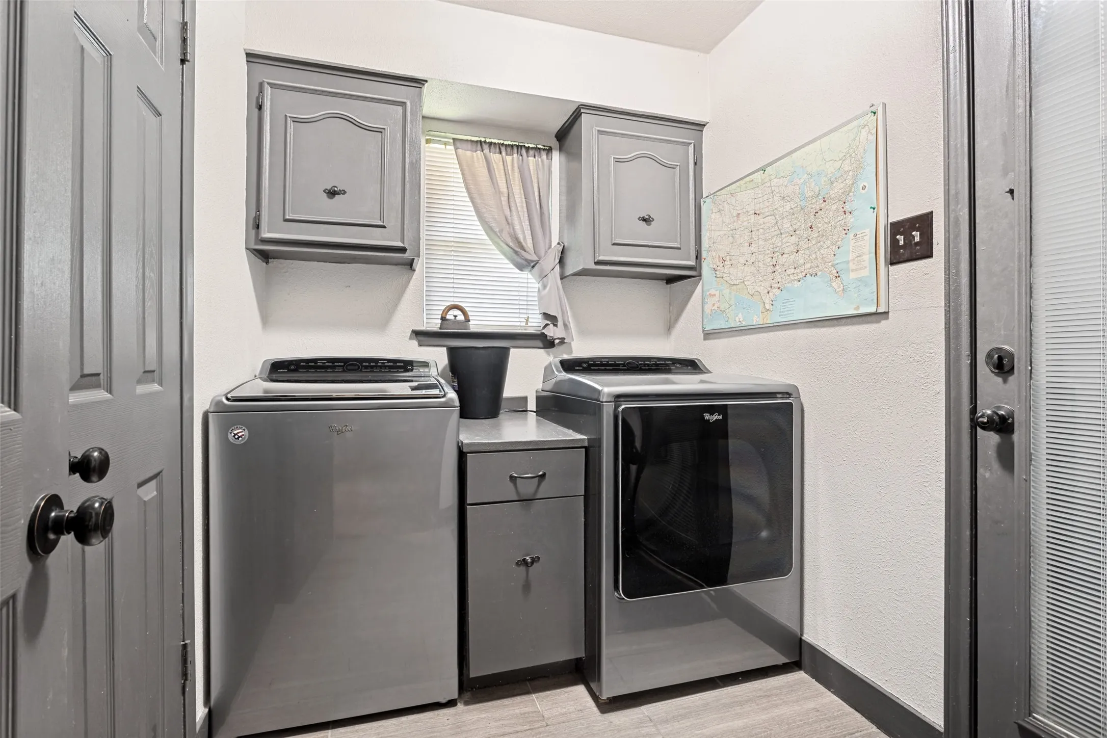 Single Family Residence For Sale in Dallas County , 3217 Colonel Circle, Garland, Texas 75043, 5 Bedroom, 3 Bathroom, 2 Garage spaces, 2,805 Sqft, built in 1972, mls#21332733, Real Estate Agent in Garland, Homes For Sale in Dallas county, Homes For Sale in Garland, Realtor in Garland Texas, Real Estate Brokerage Independent Realty Texas, Luminita Cordes Realtor