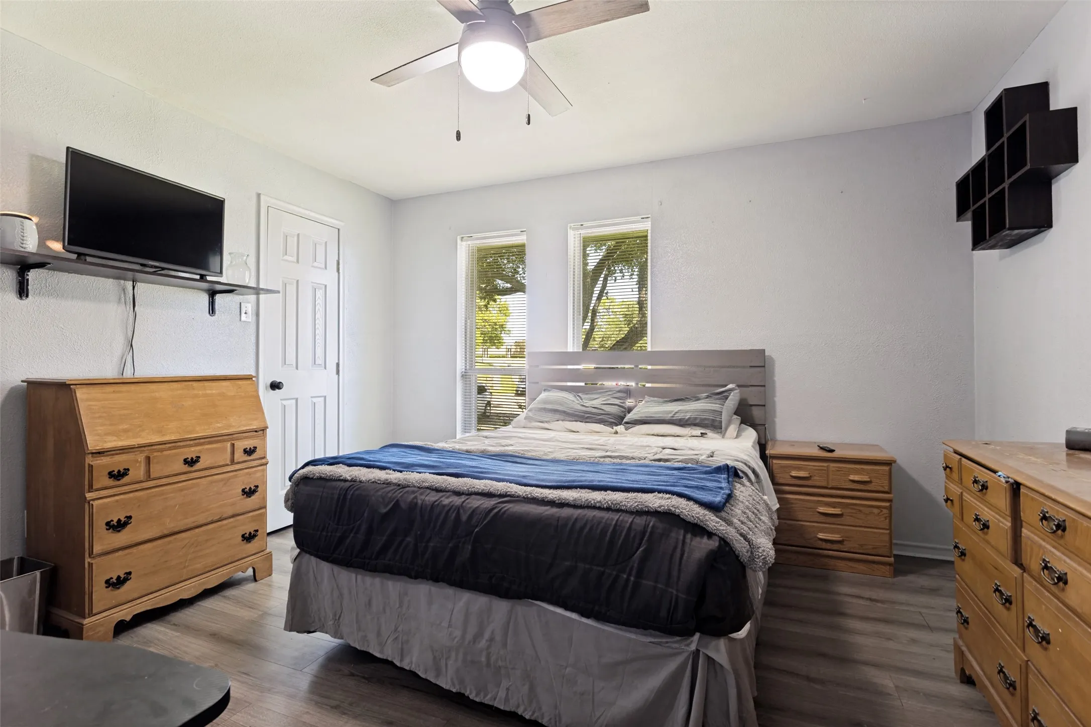 Single Family Residence For Sale in Dallas County , 3217 Colonel Circle, Garland, Texas 75043, 5 Bedroom, 3 Bathroom, 2 Garage spaces, 2,805 Sqft, built in 1972, mls#21332733, Real Estate Agent in Garland, Homes For Sale in Dallas county, Homes For Sale in Garland, Realtor in Garland Texas, Real Estate Brokerage Independent Realty Texas, Luminita Cordes Realtor
