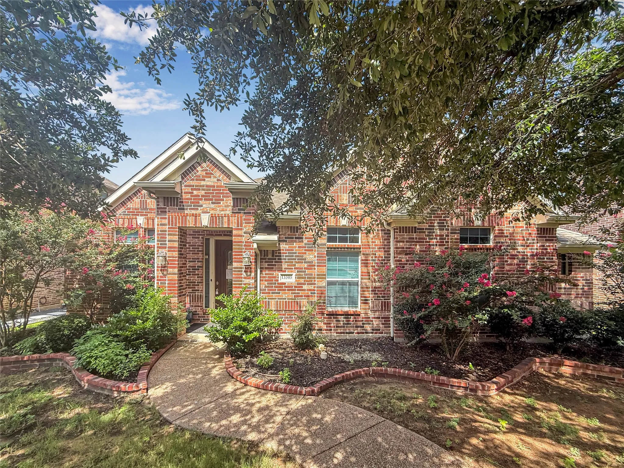 Single Family Residence For Sale in Collin County , 13305 Wimberley Drive, Frisco, Texas 75035, 9 Bedrooms, 4 Bathrooms, Garage spaces, 3,167 Sqft, built in 2010, Price $1,195,000, mls#21333846, Real Estate Agent in Frisco, Homes For Sale in Collin county, Homes For Sale in Frisco, Realtor in Frisco Texas, Real Estate Brokerage Independent Realty Texas, Luminita Cordes Realtor
