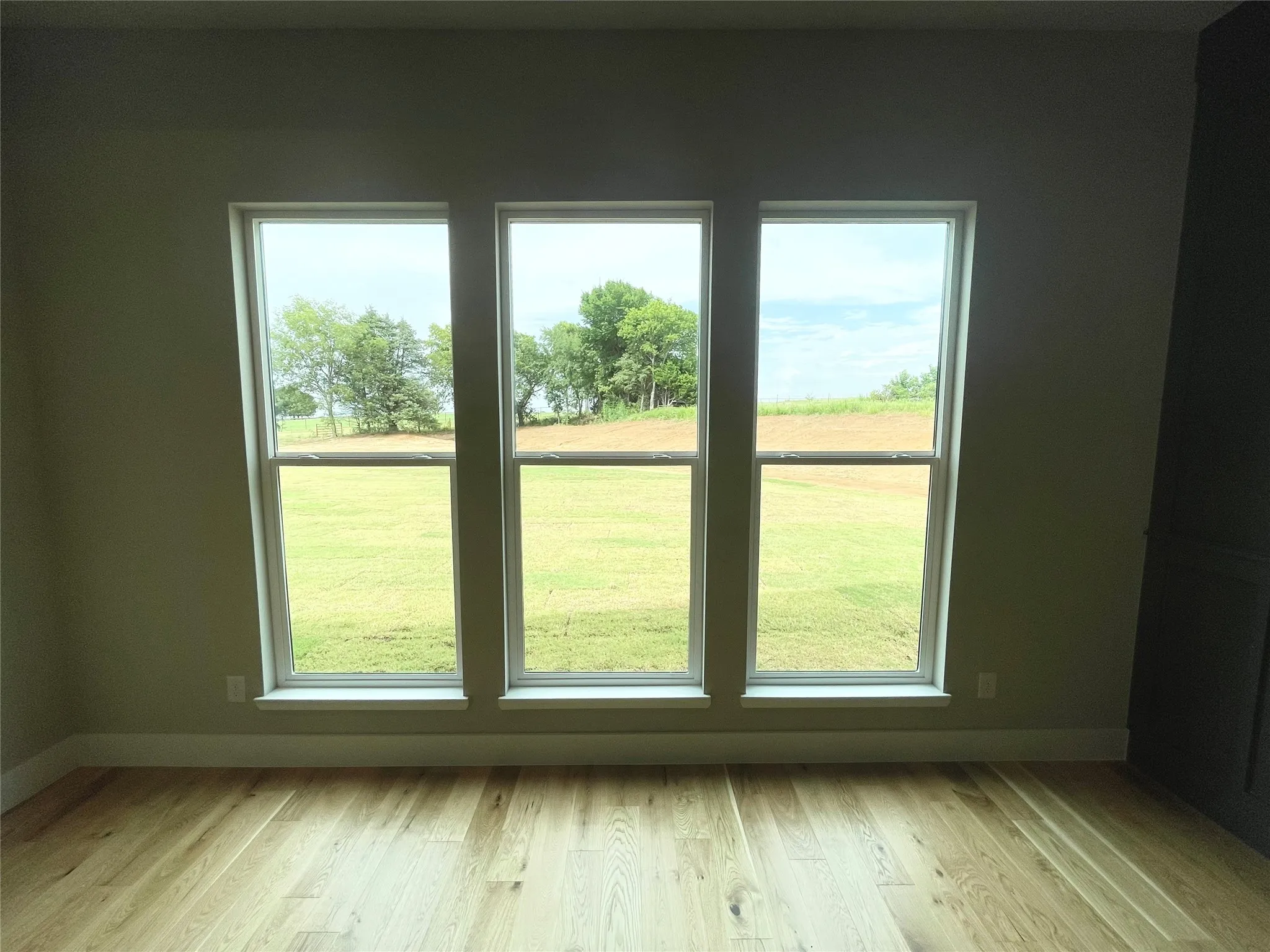 Single Family Residence For Sale in Grayson County , 220 Dixie Estates Way, Whitesboro, Texas 76273, 3 Bedroom, 3 Bathroom, 2 Garage spaces, 2,690 Sqft, built in 2026, mls#21333847, Real Estate Agent in Whitesboro, Homes For Sale in Grayson county, Homes For Sale in Whitesboro, Realtor in Whitesboro Texas, Real Estate Brokerage Independent Realty Texas, Luminita Cordes Realtor