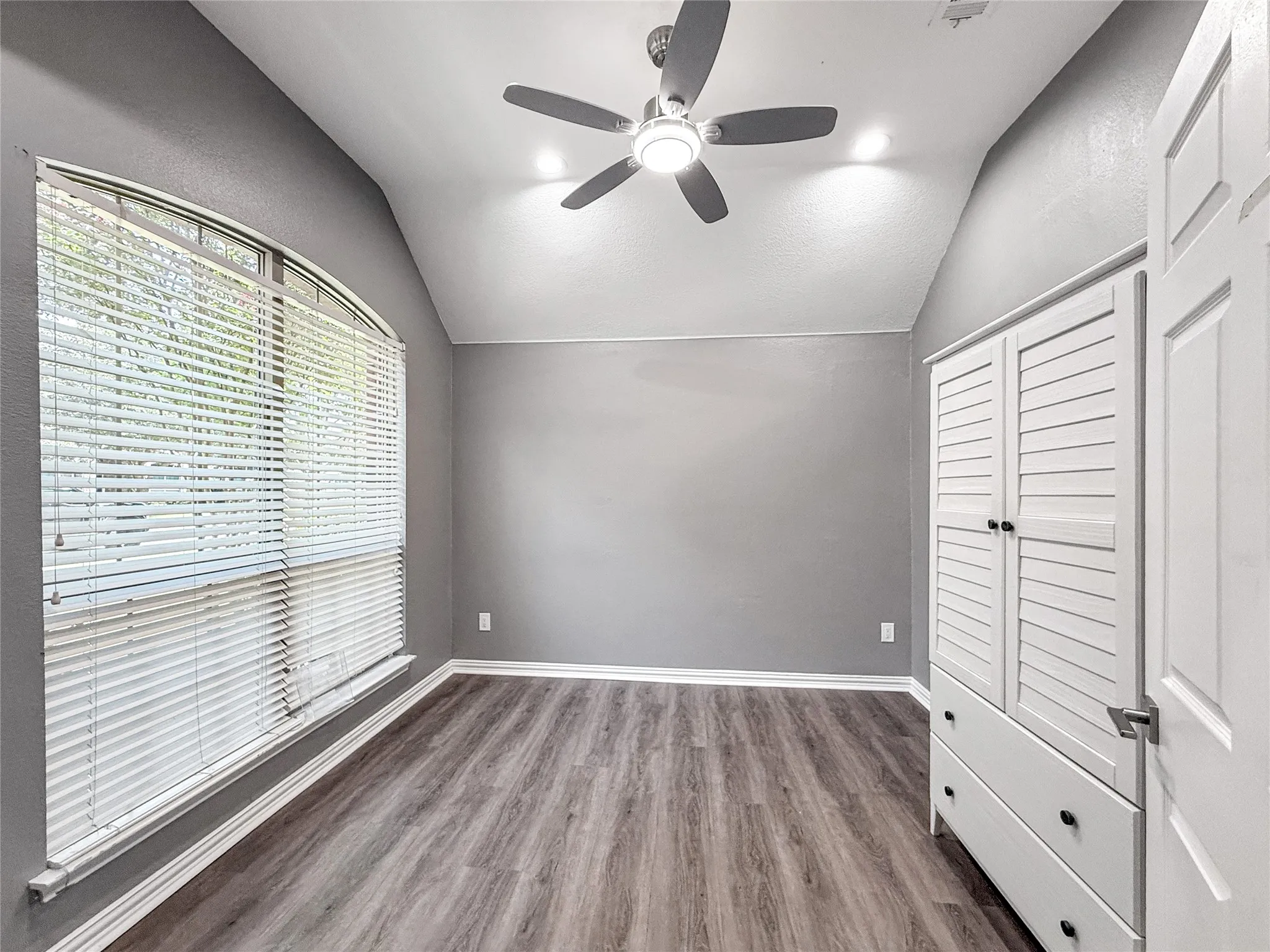 Single Family Residence For Sale in Denton County , 3259 Cedar Creek Trail, Frisco, Texas 75034, 9 Bedrooms, 4 Bathrooms, Garage spaces, 3,166 Sqft, built in 2011, Price $1,165,000, mls#21333850, Real Estate Agent in Frisco, Homes For Sale in Denton county, Homes For Sale in Frisco, Realtor in Frisco Texas, Real Estate Brokerage Independent Realty Texas, Luminita Cordes Realtor