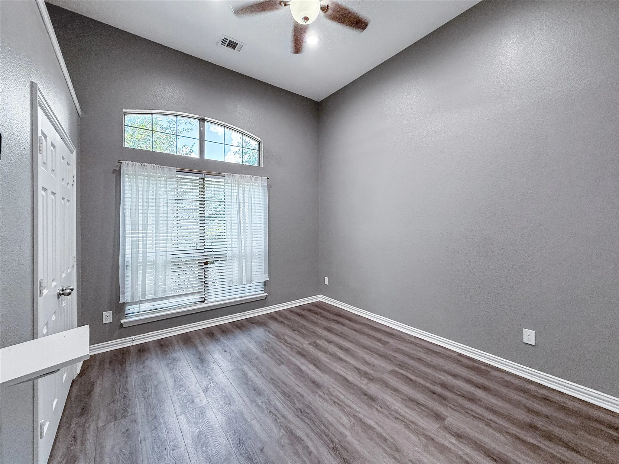 Single Family Residence For Sale in Denton County , 3259 Cedar Creek Trail, Frisco, Texas 75034, 9 Bedrooms, 4 Bathrooms, Garage spaces, 3,166 Sqft, built in 2011, Price $1,165,000, mls#21333850, Real Estate Agent in Frisco, Homes For Sale in Denton county, Homes For Sale in Frisco, Realtor in Frisco Texas, Real Estate Brokerage Independent Realty Texas, Luminita Cordes Realtor