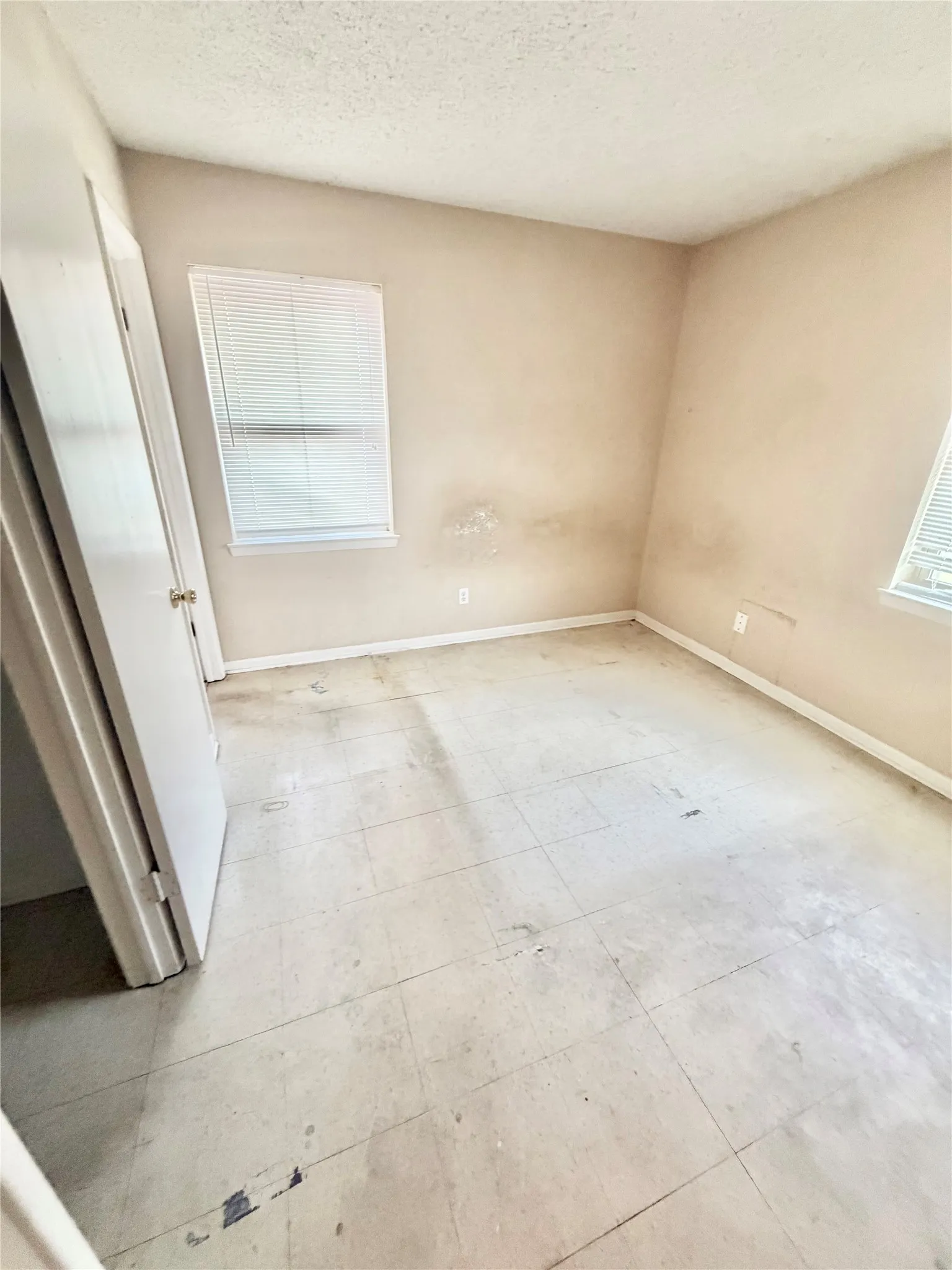 Single Family Residence For Sale in Denton County , 701 Apollo Drive, Denton, Texas 76209, 3 Bedroom, 2 Bathroom, 2 Garage spaces, 1,007 Sqft, built in 1965, mls#21333779, Real Estate Agent in Denton, Homes For Sale in Denton county, Homes For Sale in Denton, Realtor in Denton Texas, Real Estate Brokerage Independent Realty Texas, Luminita Cordes Realtor