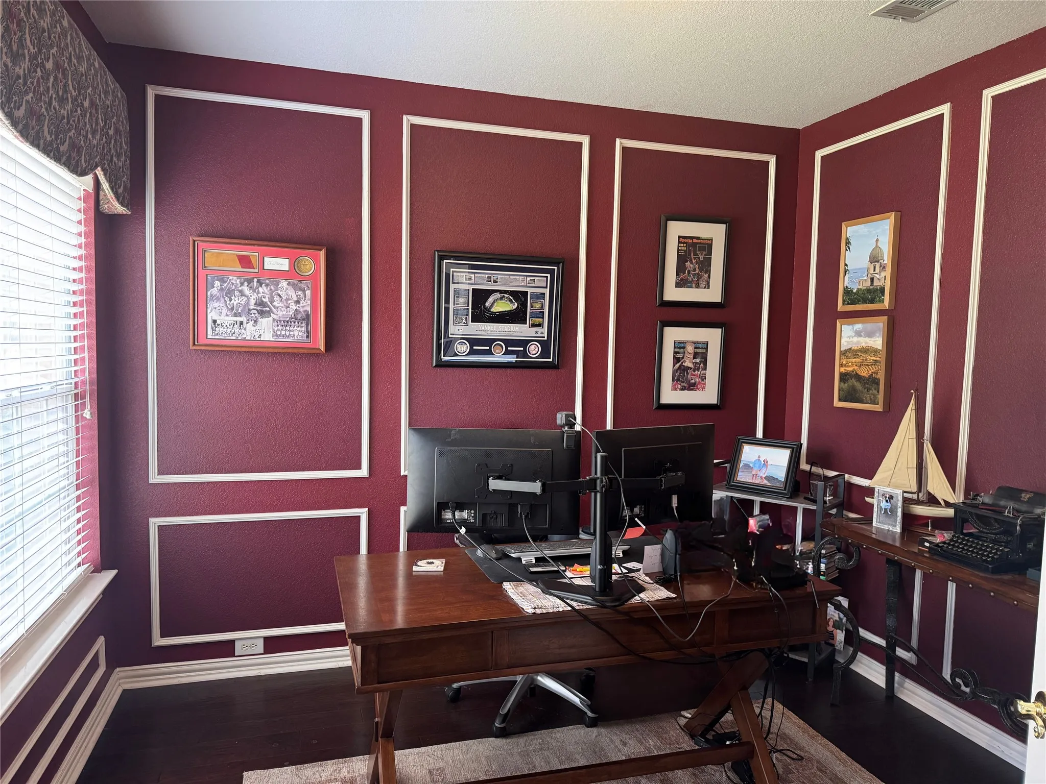 Single Family Residence For Sale in Tarrant County , 2307 Still Point Lane, Colleyville, Texas 76034, 4 Bedroom, 4 Bathroom, 2 Garage spaces, 3,676 Sqft, built in 1997, mls#21329841, Real Estate Agent in Colleyville, Homes For Sale in Tarrant county, Homes For Sale in Colleyville, Realtor in Colleyville Texas, Real Estate Brokerage Independent Realty Texas, Luminita Cordes Realtor