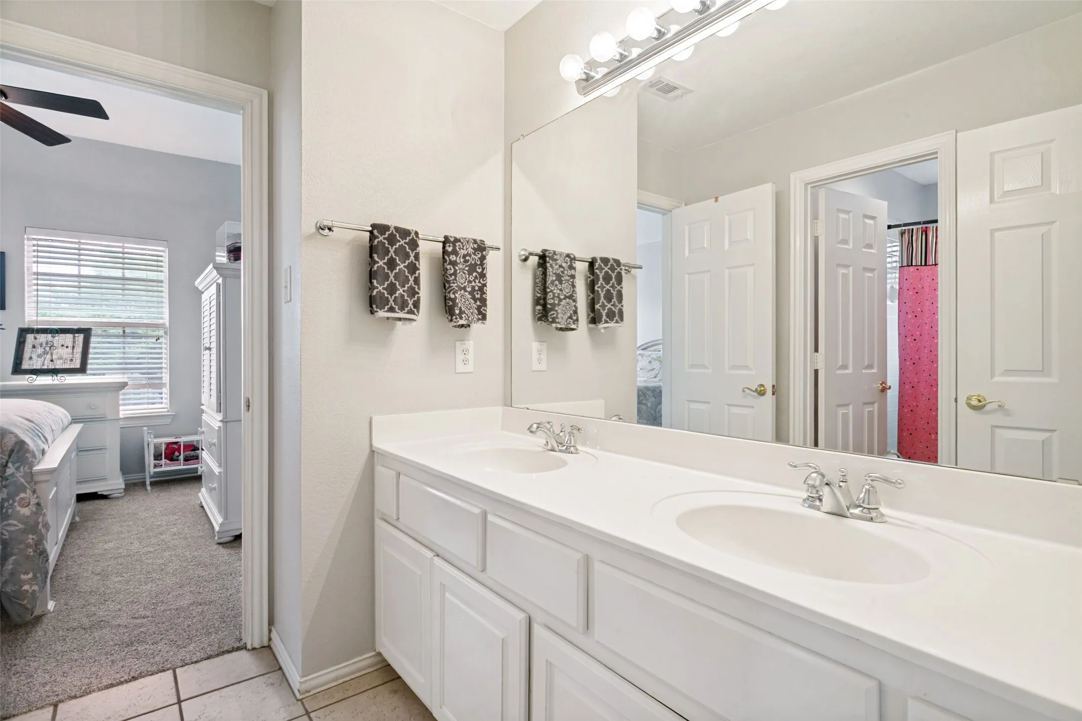 Single Family Residence For Sale in Tarrant County , 2307 Still Point Lane, Colleyville, Texas 76034, 4 Bedroom, 4 Bathroom, 2 Garage spaces, 3,676 Sqft, built in 1997, mls#21329841, Real Estate Agent in Colleyville, Homes For Sale in Tarrant county, Homes For Sale in Colleyville, Realtor in Colleyville Texas, Real Estate Brokerage Independent Realty Texas, Luminita Cordes Realtor