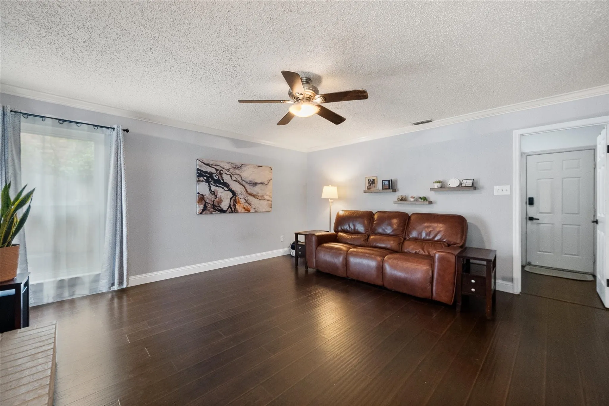 Single Family Residence For Sale in Tarrant County , 7508 Los Padres Trail, Fort Worth, Texas 76137, 3 Bedroom, 3 Bathroom, 2 Garage spaces, 1,974 Sqft, built in 1989, mls#21330077, Real Estate Agent in Fort Worth, Homes For Sale in Tarrant county, Homes For Sale in Fort Worth, Realtor in Fort Worth Texas, Real Estate Brokerage Independent Realty Texas, Luminita Cordes Realtor
