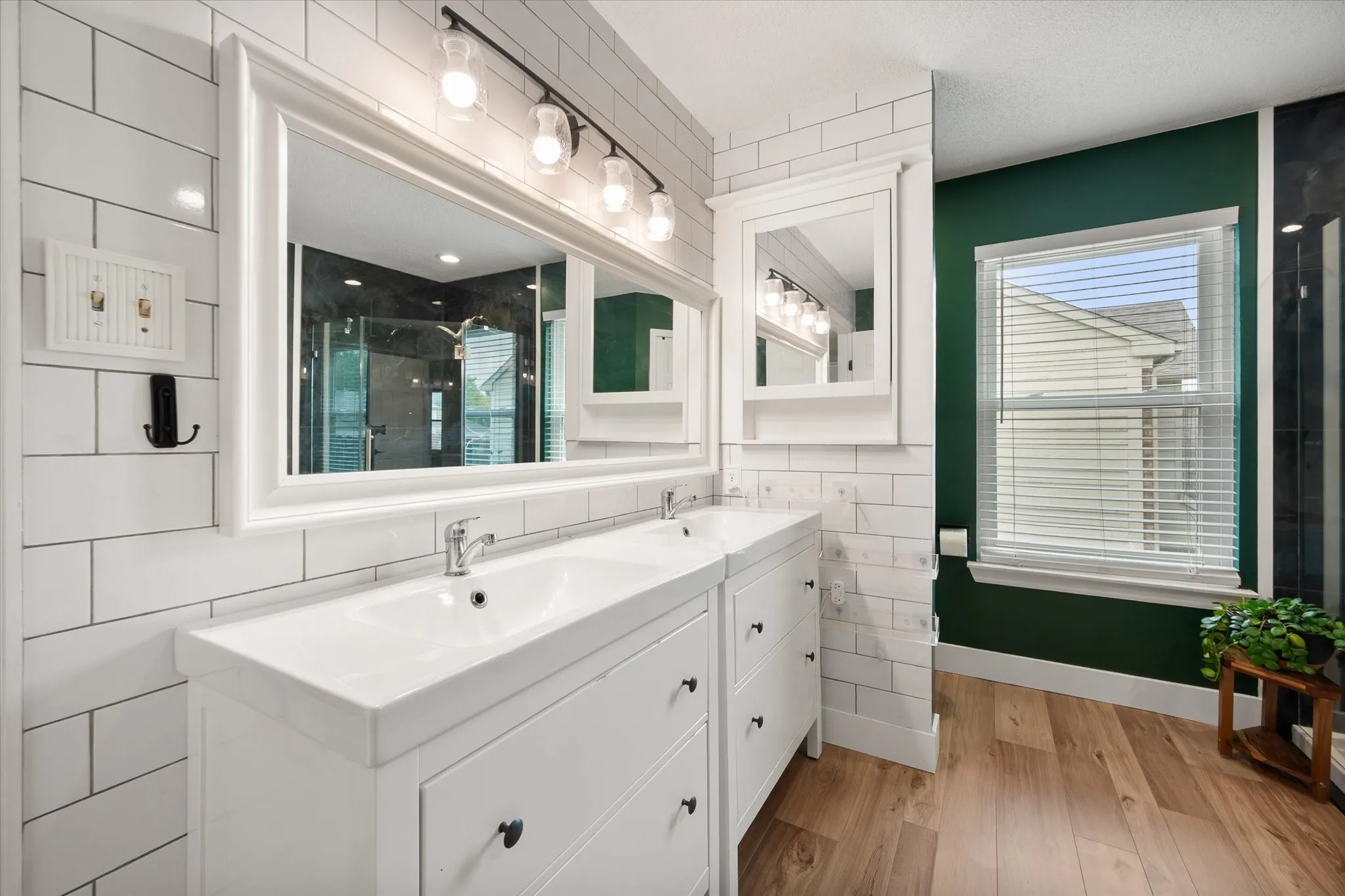 Single Family Residence For Sale in Tarrant County , 7508 Los Padres Trail, Fort Worth, Texas 76137, 3 Bedroom, 3 Bathroom, 2 Garage spaces, 1,974 Sqft, built in 1989, mls#21330077, Real Estate Agent in Fort Worth, Homes For Sale in Tarrant county, Homes For Sale in Fort Worth, Realtor in Fort Worth Texas, Real Estate Brokerage Independent Realty Texas, Luminita Cordes Realtor