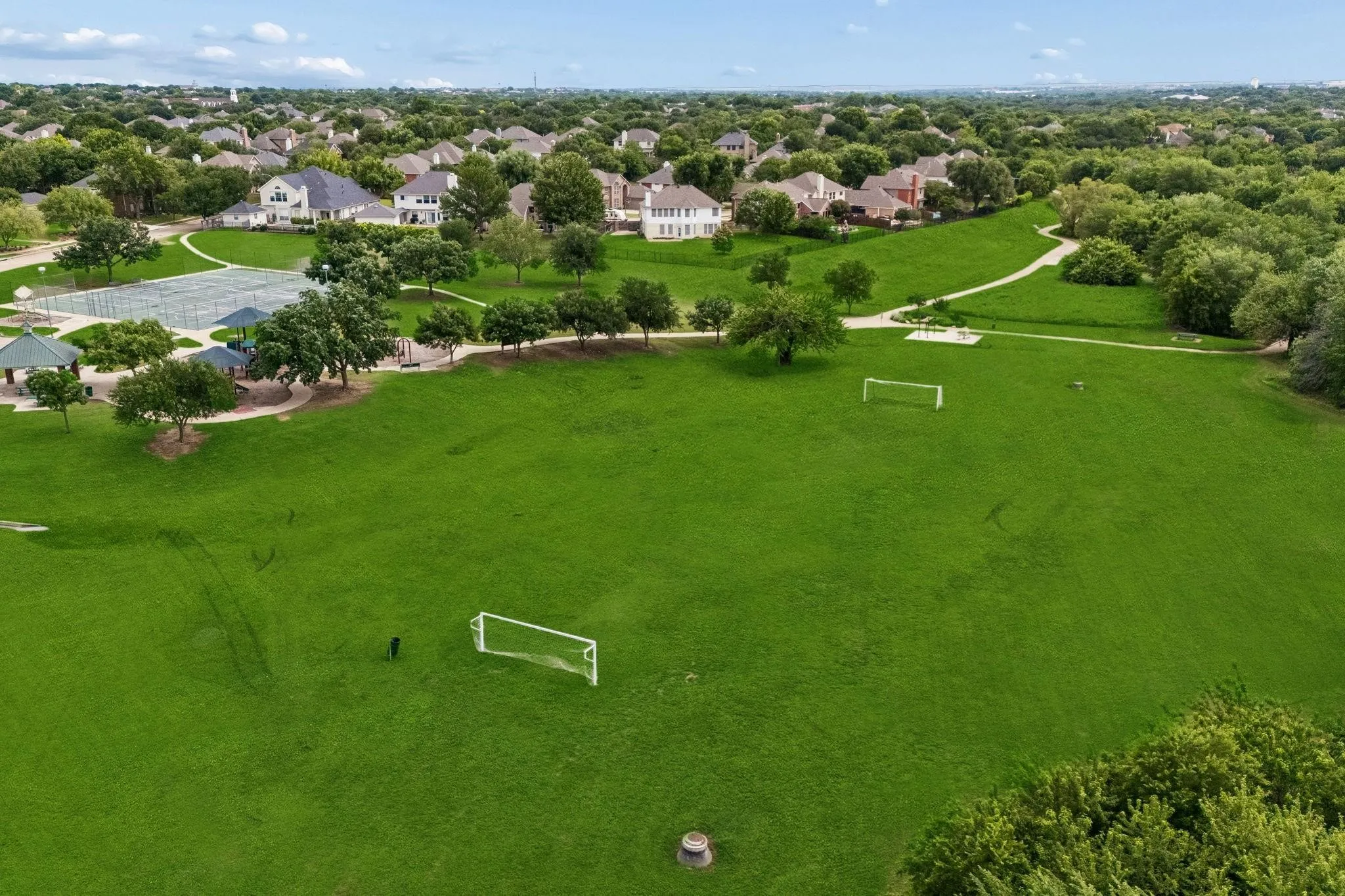 Single Family Residence For Sale in Tarrant County , 7508 Los Padres Trail, Fort Worth, Texas 76137, 3 Bedroom, 3 Bathroom, 2 Garage spaces, 1,974 Sqft, built in 1989, mls#21330077, Real Estate Agent in Fort Worth, Homes For Sale in Tarrant county, Homes For Sale in Fort Worth, Realtor in Fort Worth Texas, Real Estate Brokerage Independent Realty Texas, Luminita Cordes Realtor