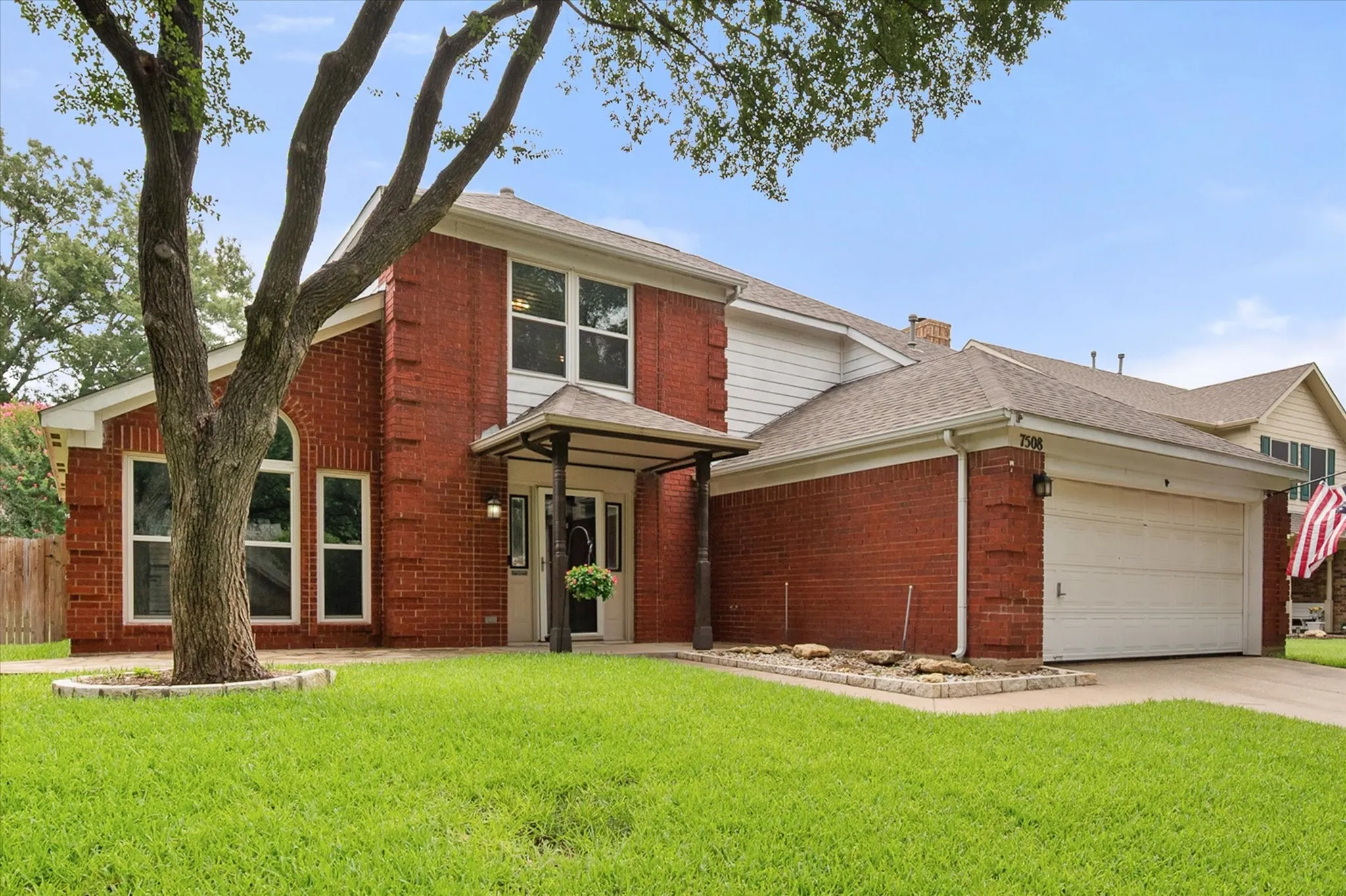 Single Family Residence For Sale in Tarrant County , 7508 Los Padres Trail, Fort Worth, Texas 76137, 3 Bedroom, 3 Bathroom, 2 Garage spaces, 1,974 Sqft, built in 1989, mls#21330077, Real Estate Agent in Fort Worth, Homes For Sale in Tarrant county, Homes For Sale in Fort Worth, Realtor in Fort Worth Texas, Real Estate Brokerage Independent Realty Texas, Luminita Cordes Realtor