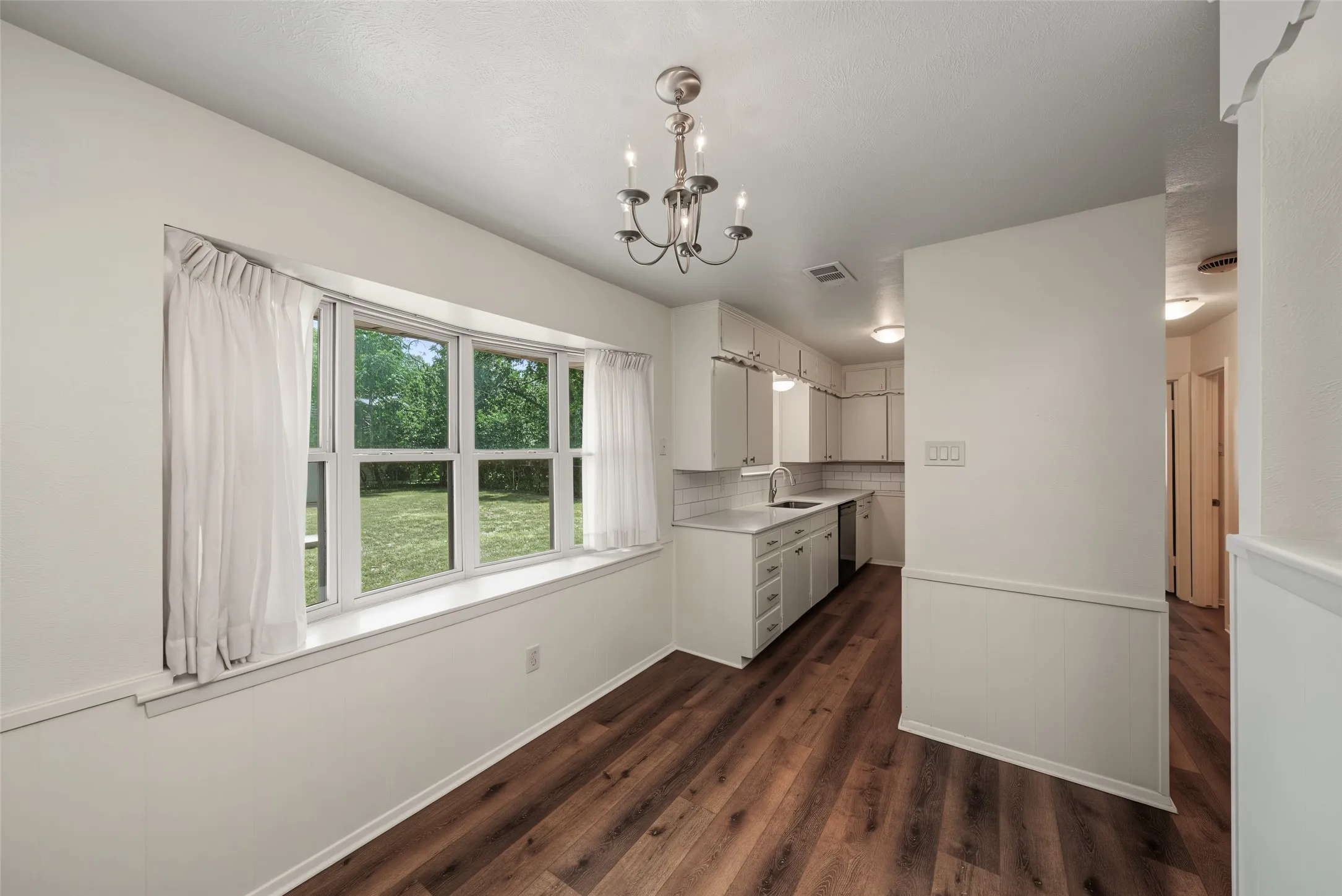 Single Family Residence For Sale in Tarrant County , 245 Pimlico Way, Saginaw, Texas 76179, 3 Bedroom, 2 Bathroom, 2 Garage spaces, 1,558 Sqft, built in 1966, mls#21333855, Real Estate Agent in Saginaw, Homes For Sale in Tarrant county, Homes For Sale in Saginaw, Realtor in Saginaw Texas, Real Estate Brokerage Independent Realty Texas, Luminita Cordes Realtor