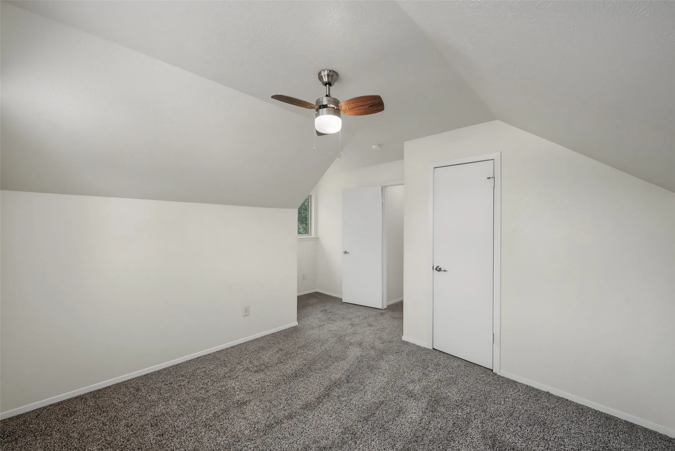 Single Family Residence For Sale in Tarrant County , 245 Pimlico Way, Saginaw, Texas 76179, 3 Bedroom, 2 Bathroom, 2 Garage spaces, 1,558 Sqft, built in 1966, mls#21333855, Real Estate Agent in Saginaw, Homes For Sale in Tarrant county, Homes For Sale in Saginaw, Realtor in Saginaw Texas, Real Estate Brokerage Independent Realty Texas, Luminita Cordes Realtor