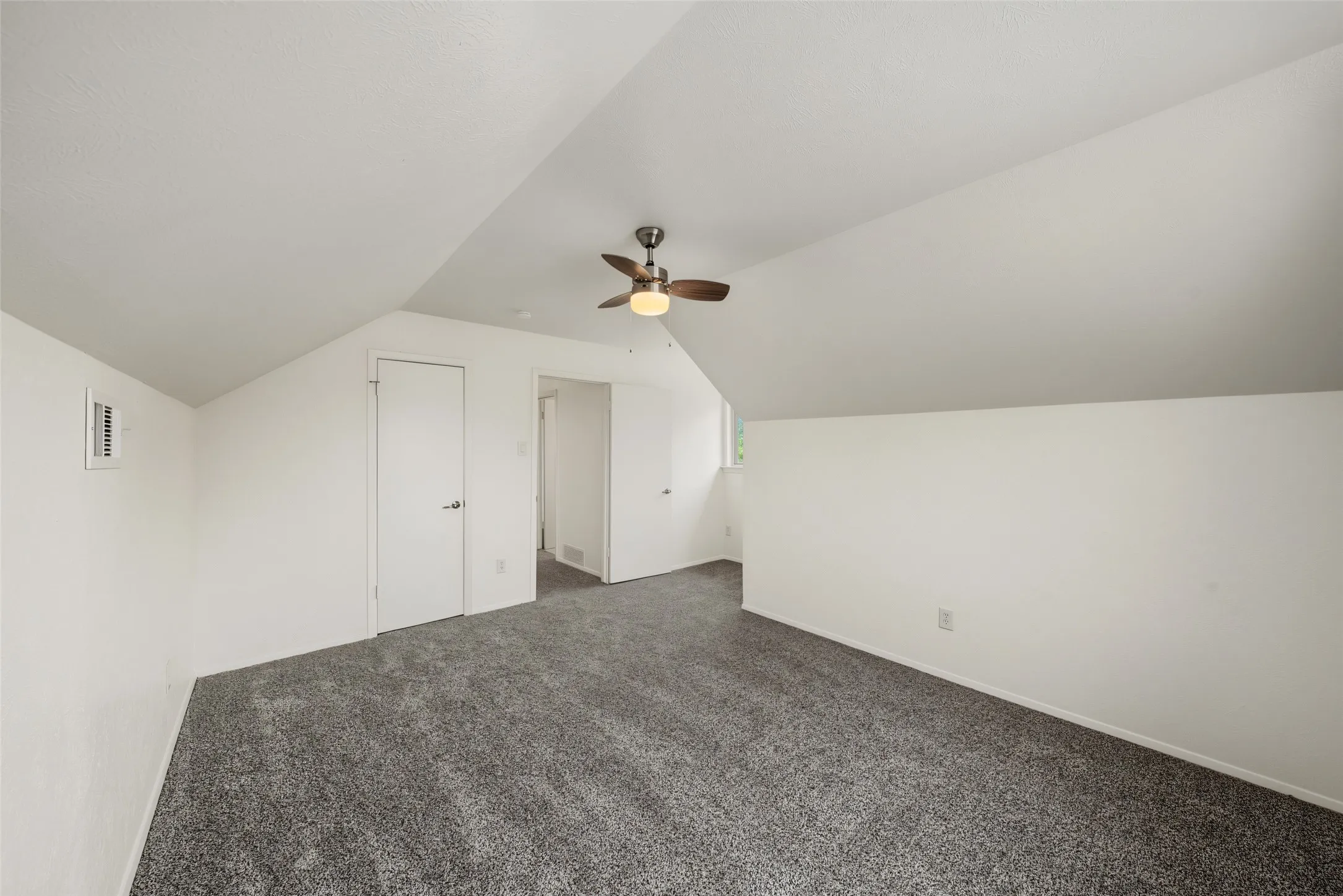 Single Family Residence For Sale in Tarrant County , 245 Pimlico Way, Saginaw, Texas 76179, 3 Bedroom, 2 Bathroom, 2 Garage spaces, 1,558 Sqft, built in 1966, mls#21333855, Real Estate Agent in Saginaw, Homes For Sale in Tarrant county, Homes For Sale in Saginaw, Realtor in Saginaw Texas, Real Estate Brokerage Independent Realty Texas, Luminita Cordes Realtor