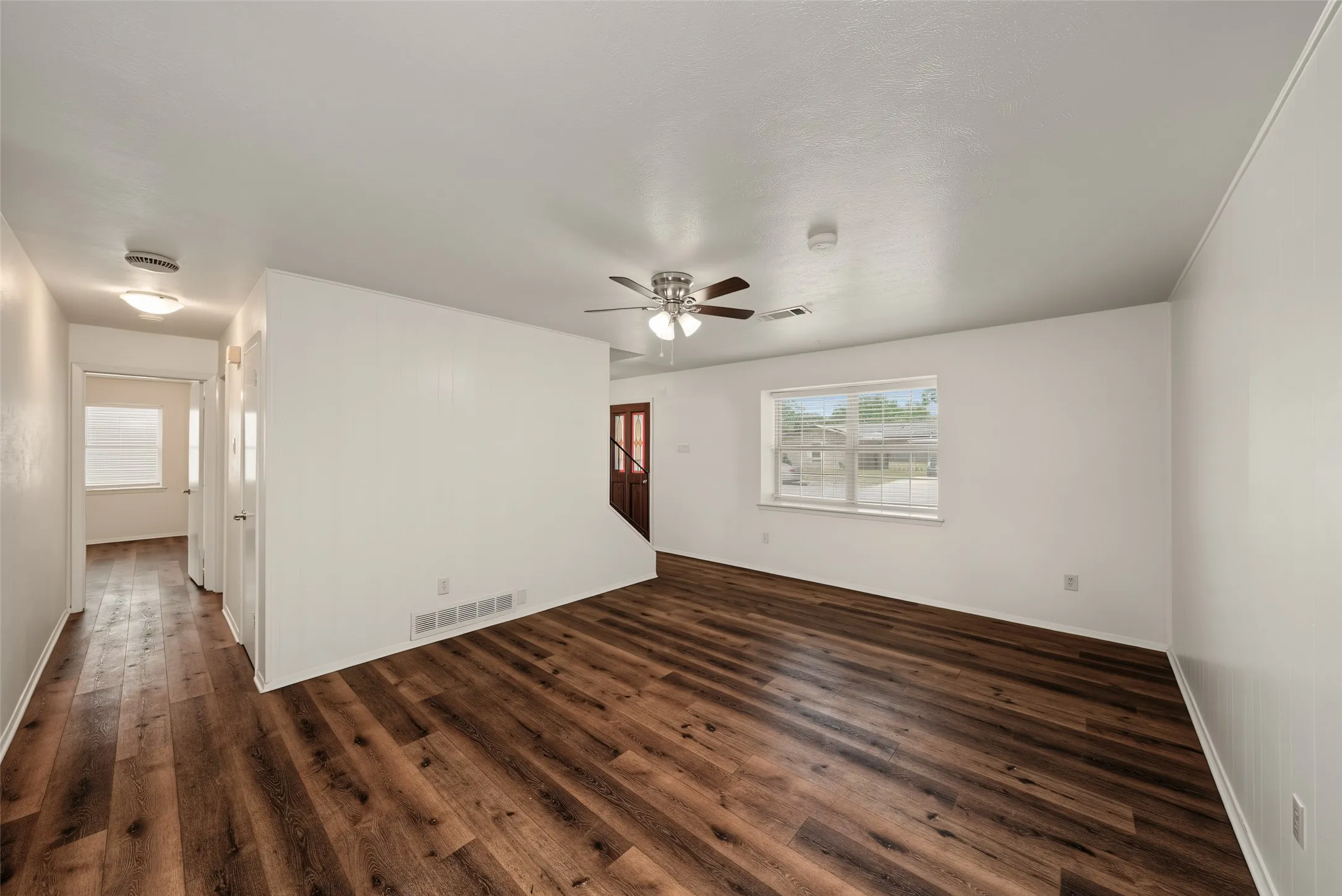 Single Family Residence For Sale in Tarrant County , 245 Pimlico Way, Saginaw, Texas 76179, 3 Bedroom, 2 Bathroom, 2 Garage spaces, 1,558 Sqft, built in 1966, mls#21333855, Real Estate Agent in Saginaw, Homes For Sale in Tarrant county, Homes For Sale in Saginaw, Realtor in Saginaw Texas, Real Estate Brokerage Independent Realty Texas, Luminita Cordes Realtor