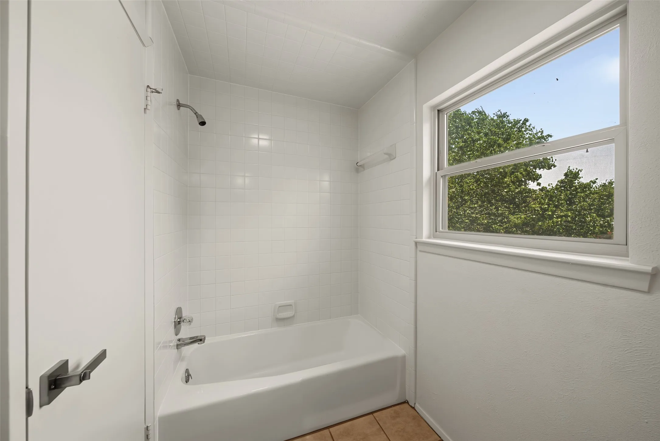 Single Family Residence For Sale in Tarrant County , 245 Pimlico Way, Saginaw, Texas 76179, 3 Bedroom, 2 Bathroom, 2 Garage spaces, 1,558 Sqft, built in 1966, mls#21333855, Real Estate Agent in Saginaw, Homes For Sale in Tarrant county, Homes For Sale in Saginaw, Realtor in Saginaw Texas, Real Estate Brokerage Independent Realty Texas, Luminita Cordes Realtor